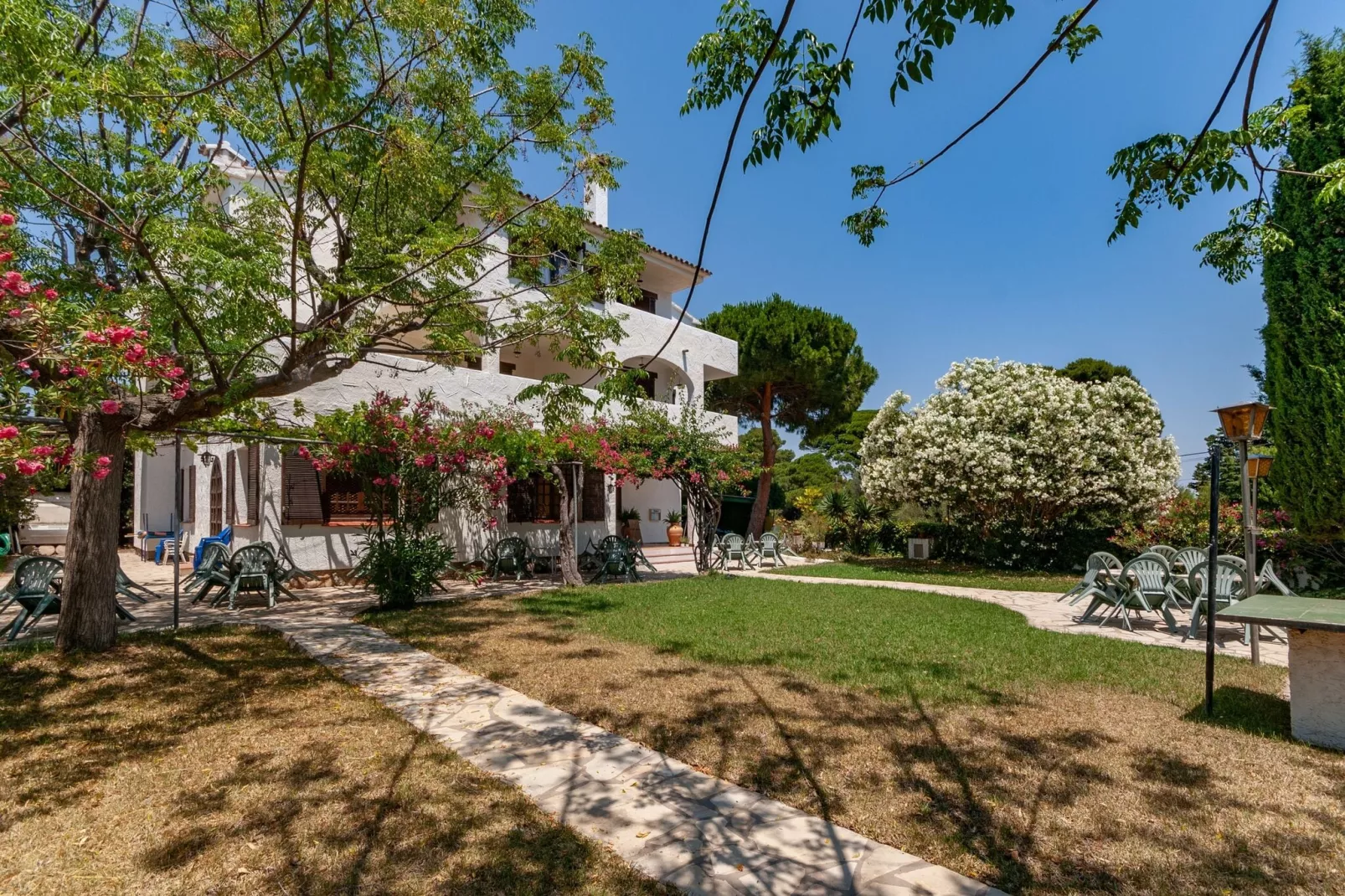 Nobis Los Pinos 2-Gardens summer