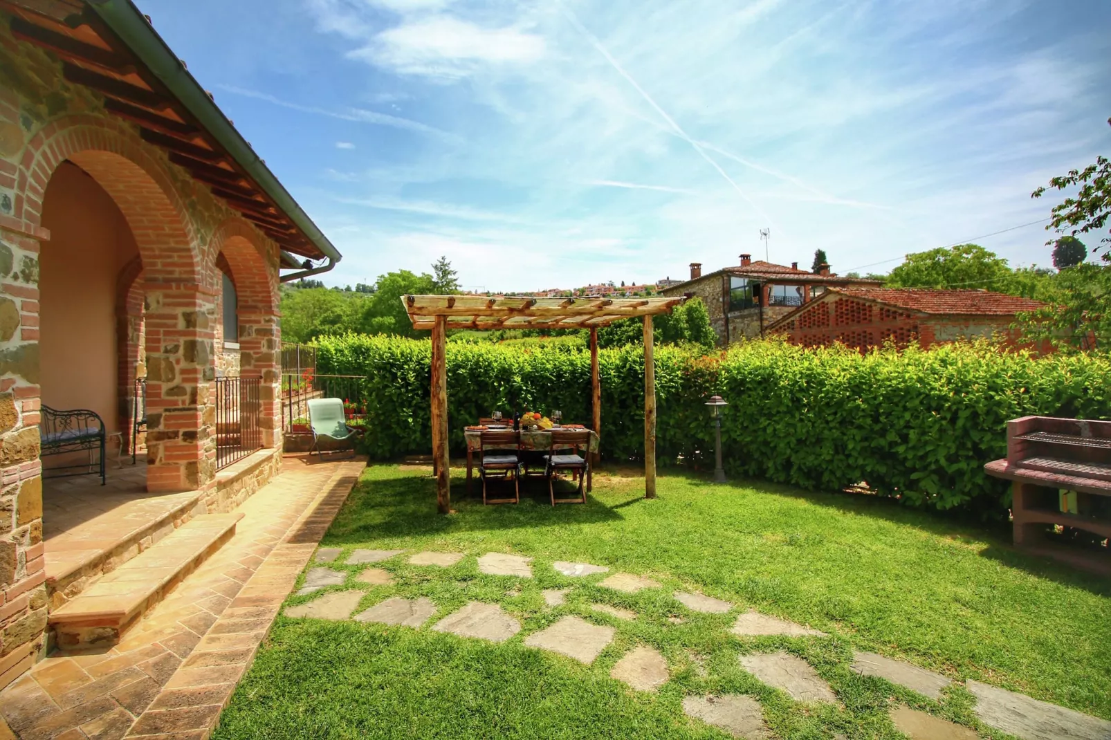 Casal Gheriglio Noceto-Exterior summer