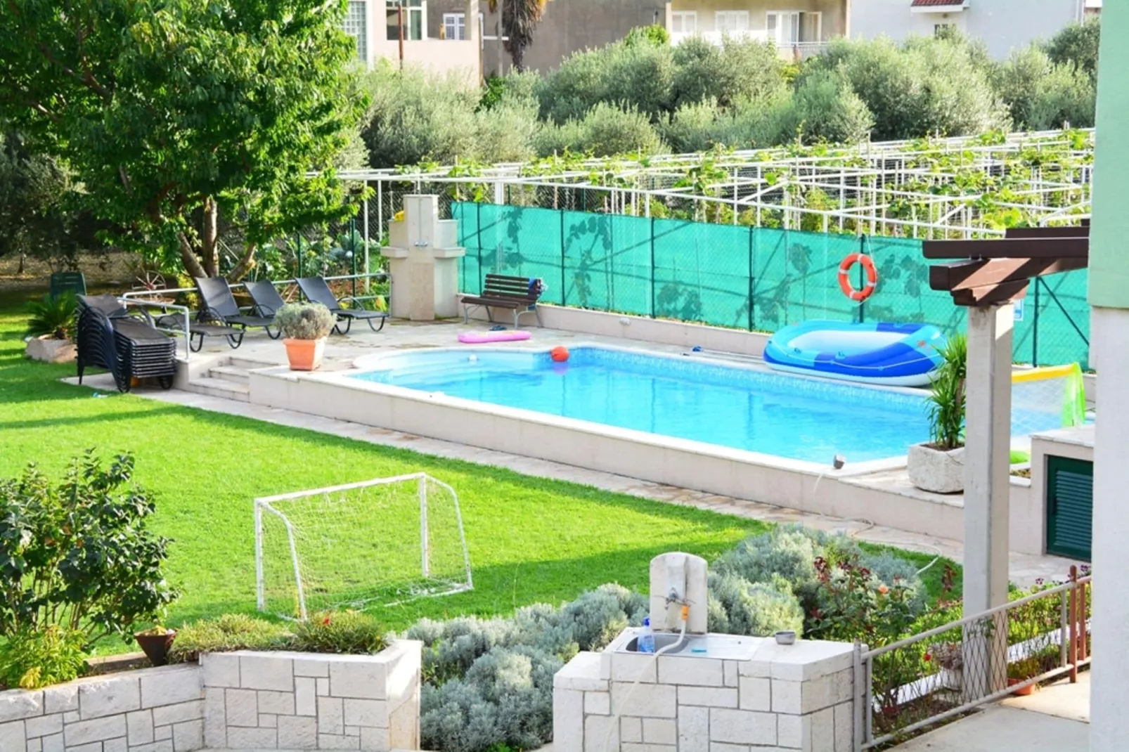 Villa Solos-Außenbereich Sommer