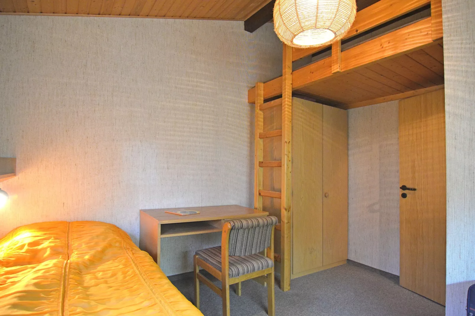 Nina-Bedroom