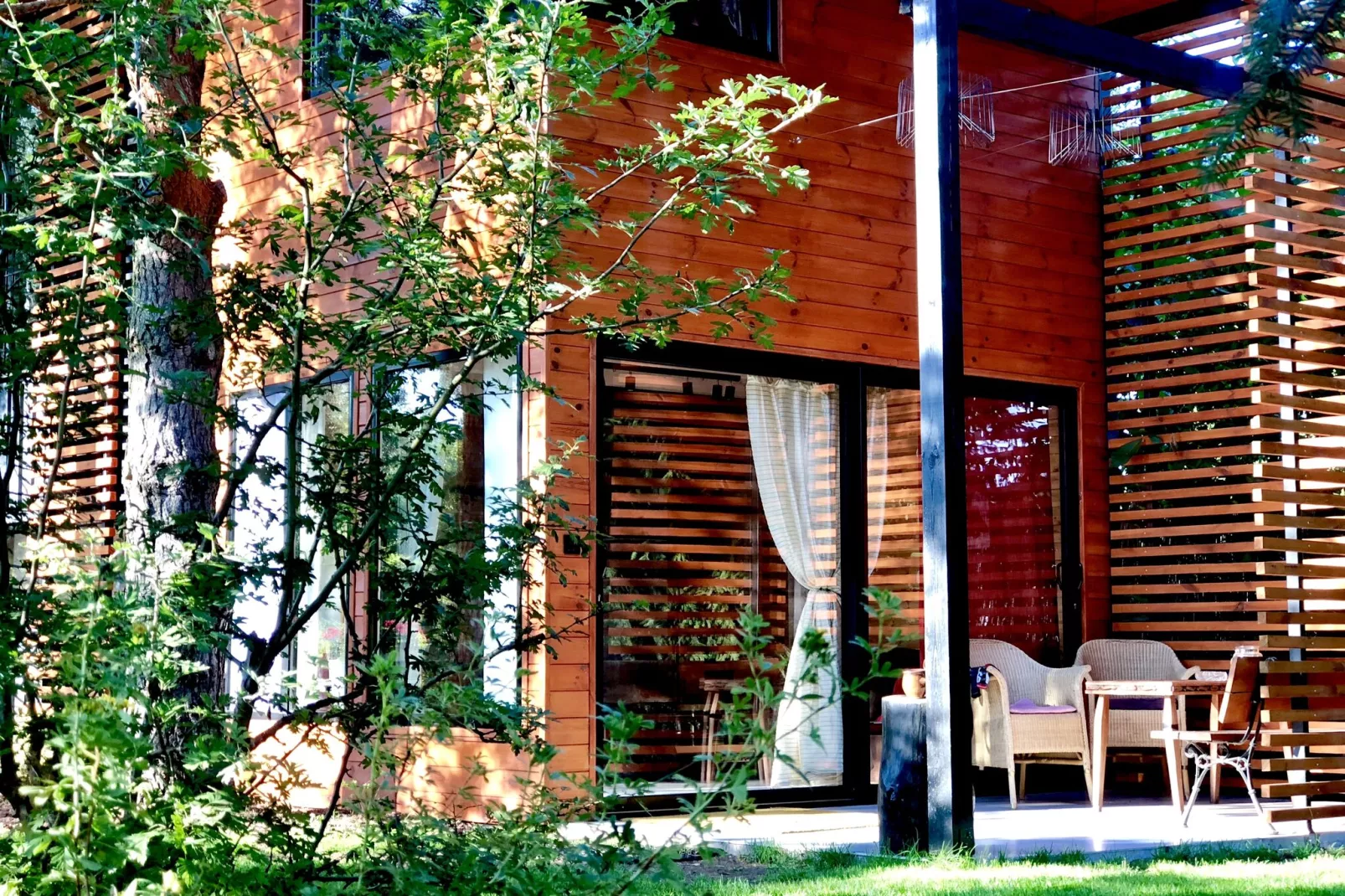 A modern holiday home-Exterior summer