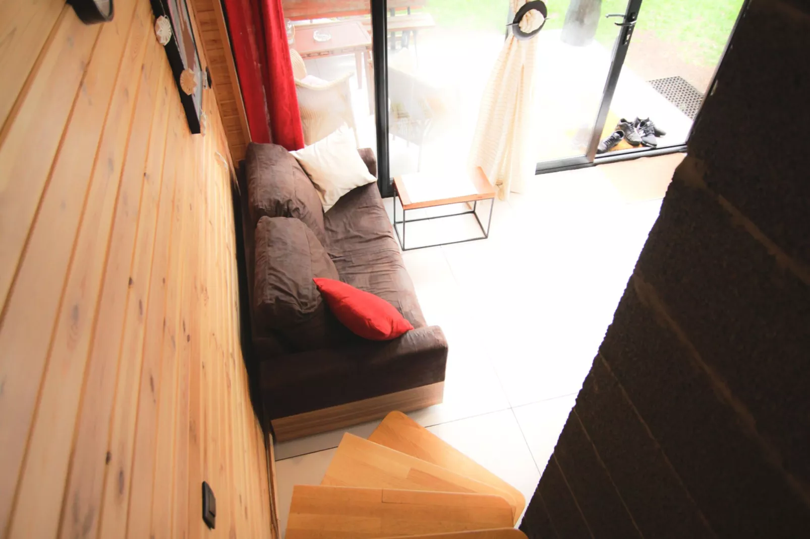 A modern holiday home-Living room