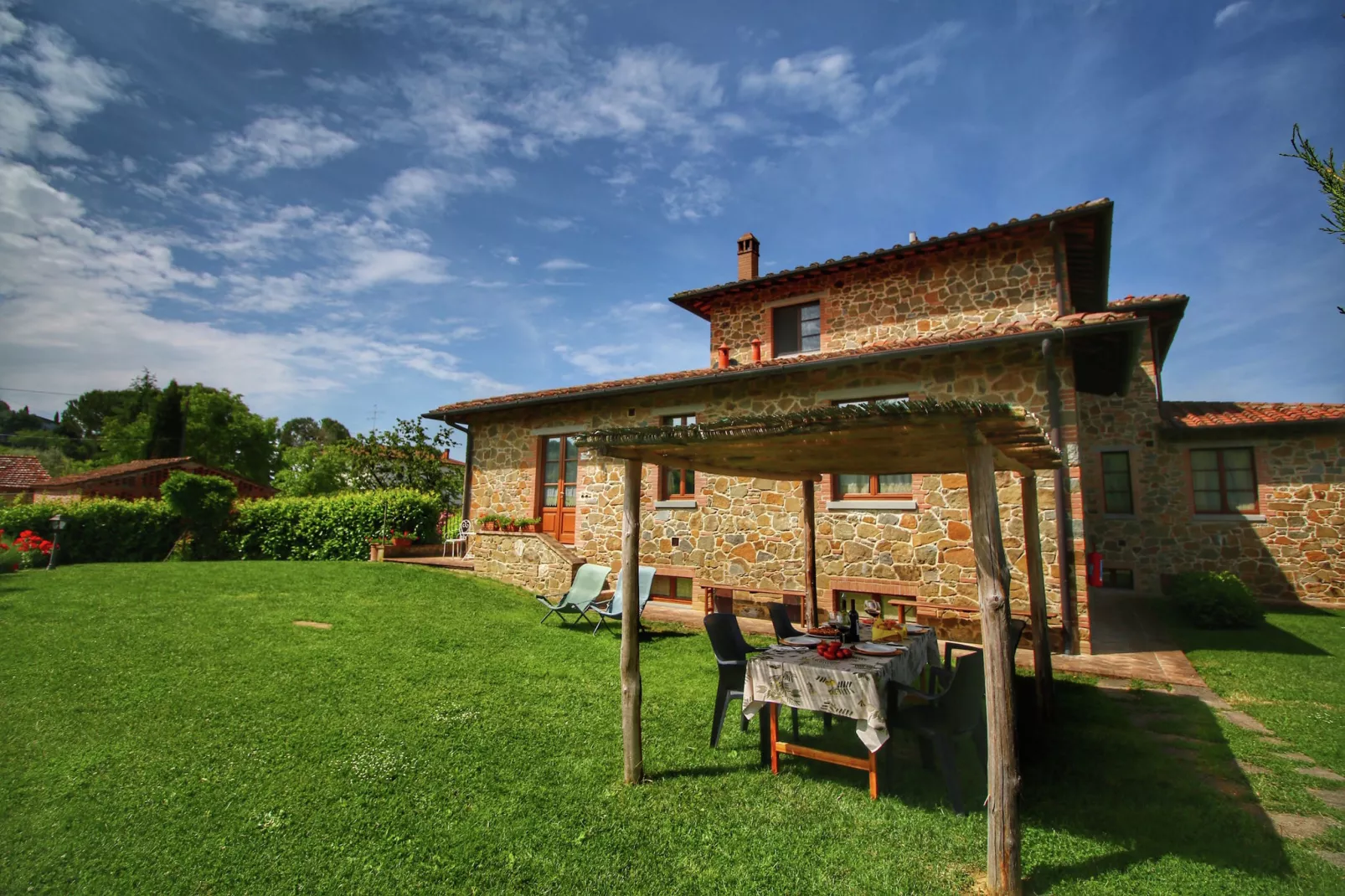 Casal Gheriglio Pergola-Exterior summer