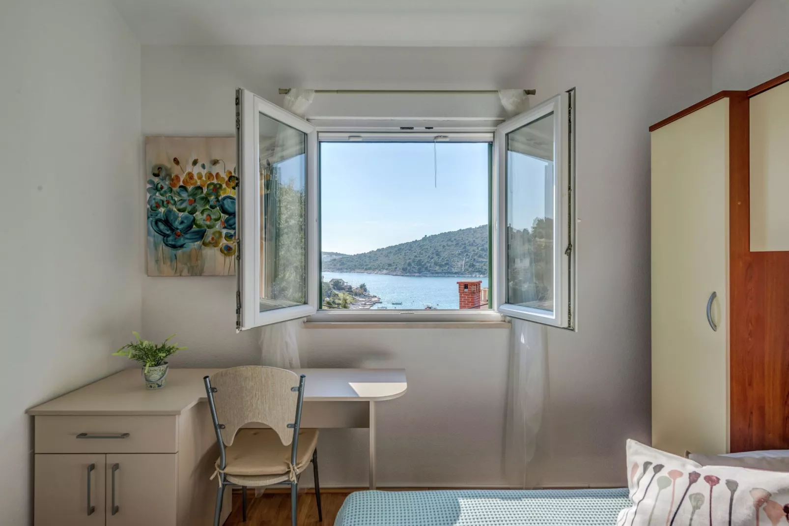 Holiday home Mirna-Chambre
