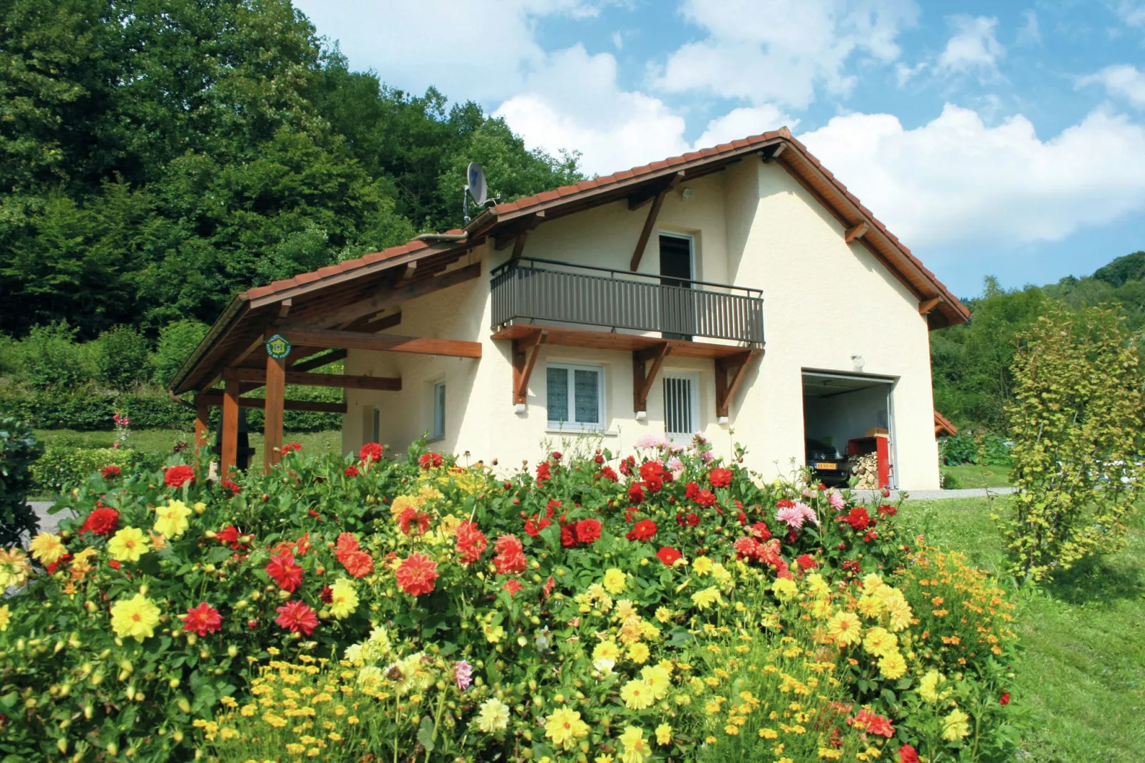 Maison de vacances - LE HAUT-DU-THEM-Exterior summer