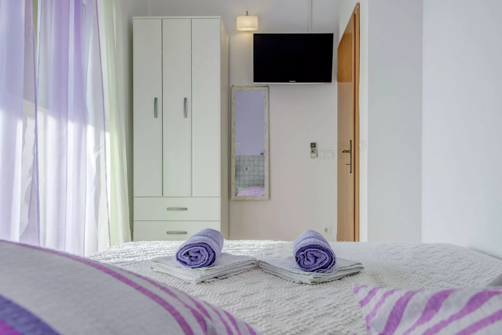 Holiday home Mirna-Chambre
