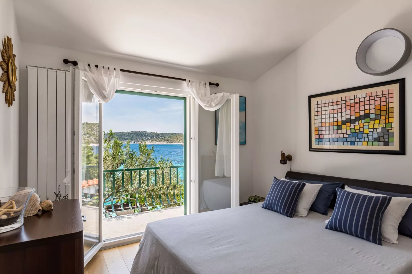 Sea front vacation home-Bedroom