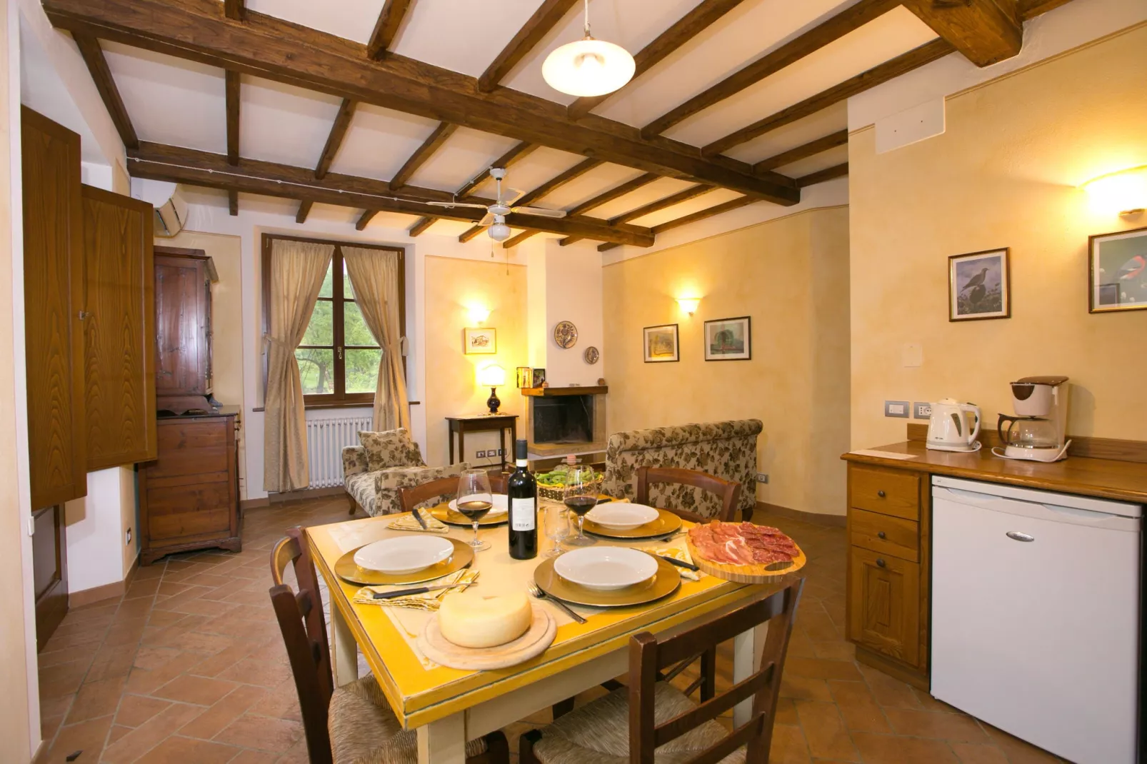 Casal Gheriglio Pergola-Dining room
