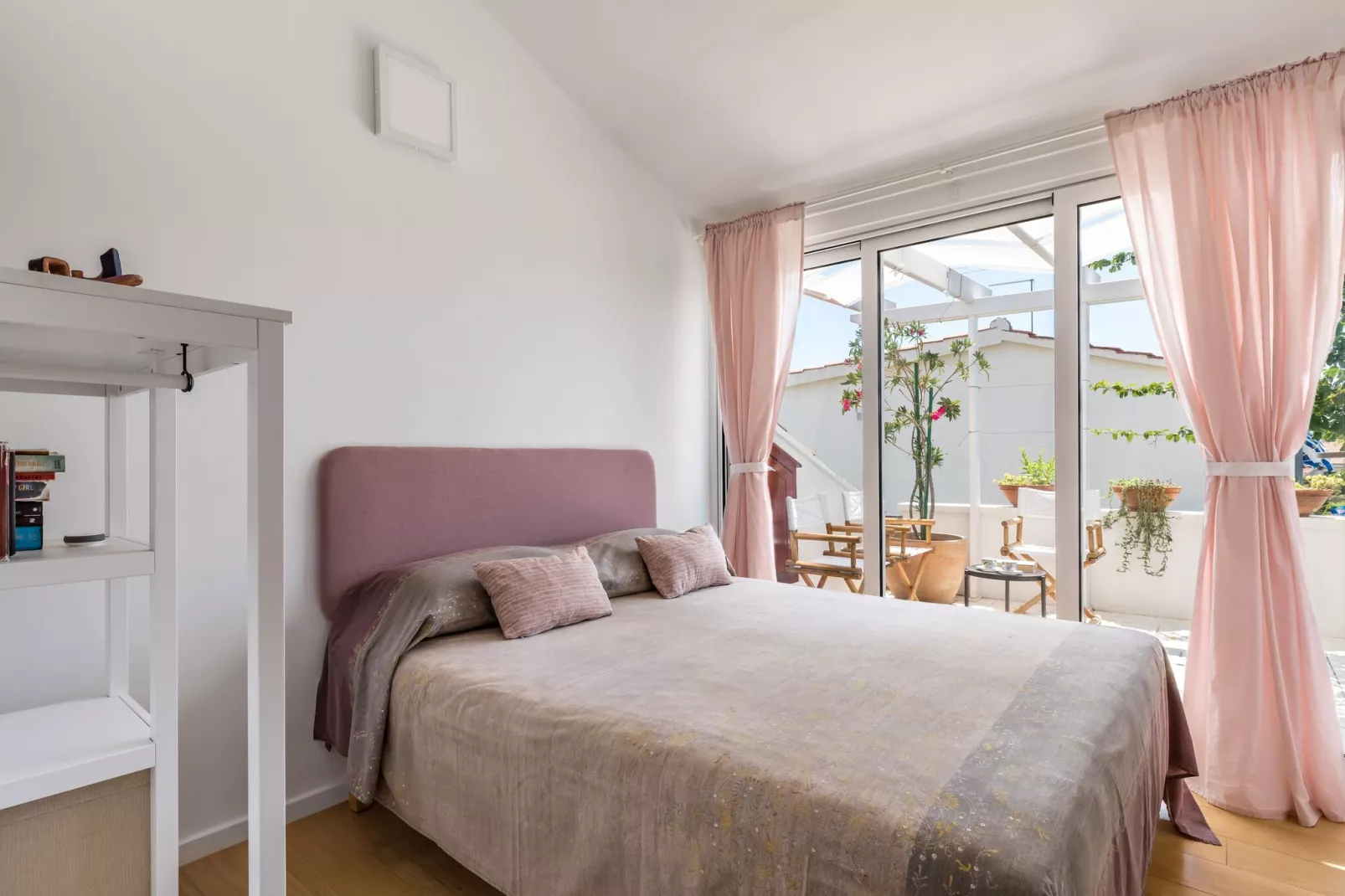 Sea front vacation home-Bedroom