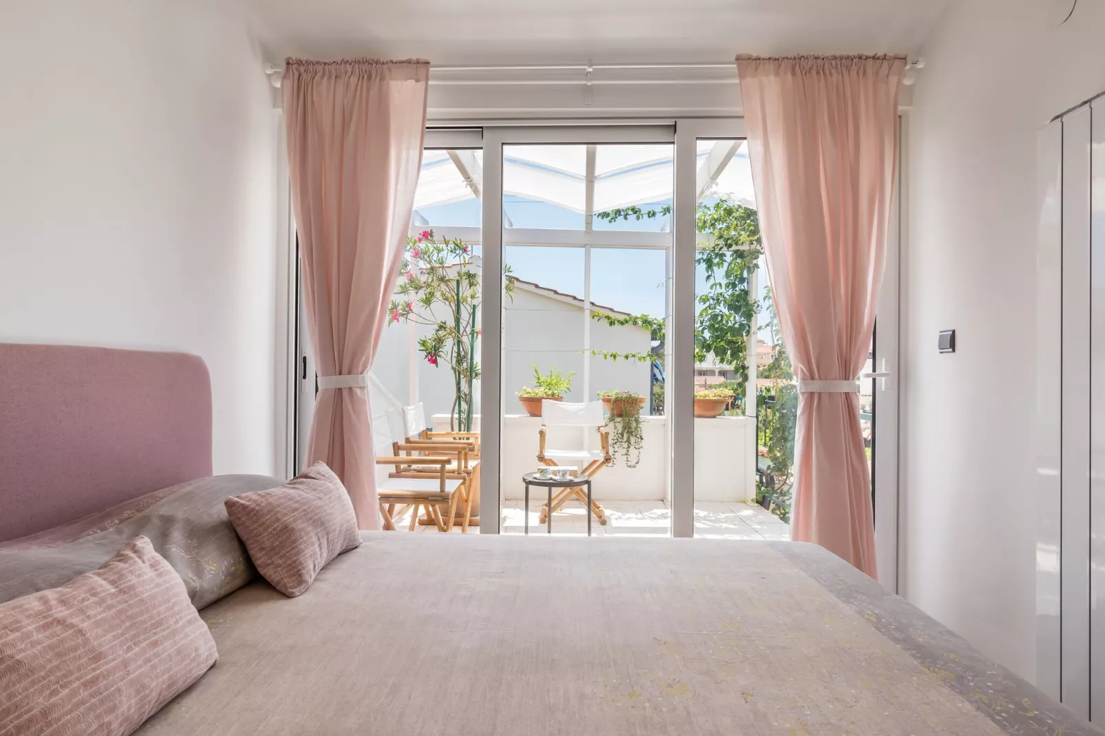 Sea front vacation home-Bedroom