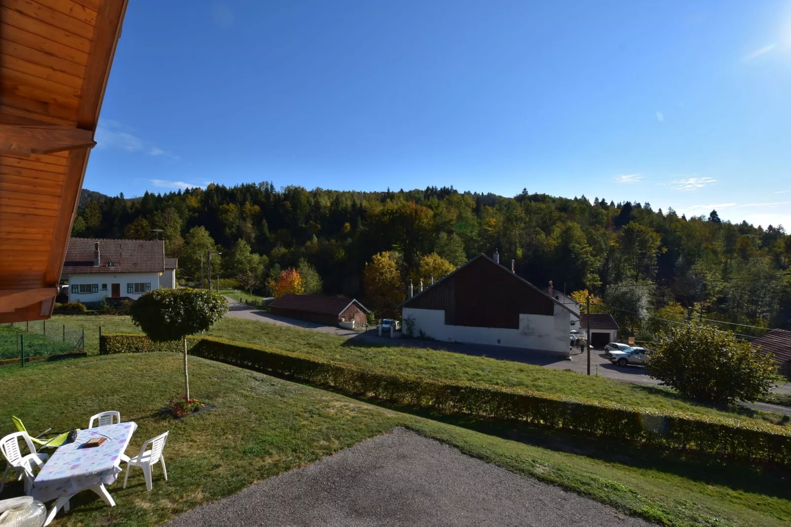 Maison de vacances - LE HAUT-DU-THEM-View summer