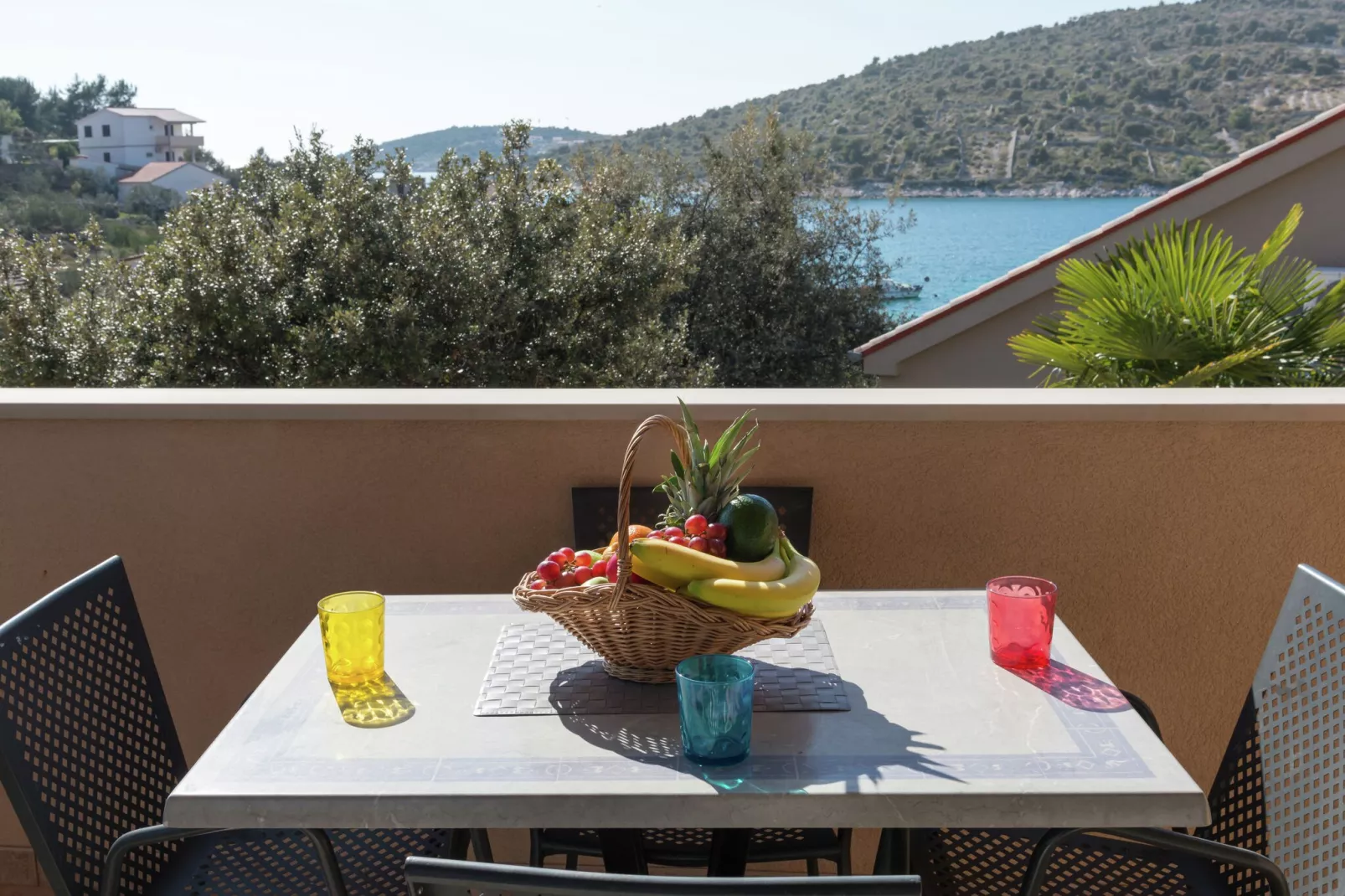 Holiday home Mirna-Balcon-terrasse