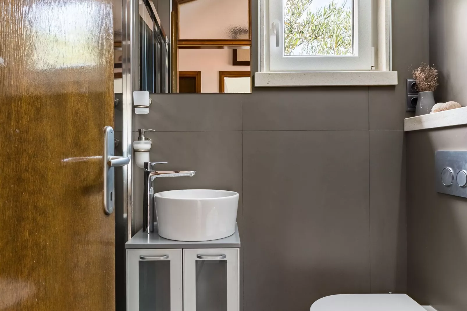 Sea front vacation home-Bathroom