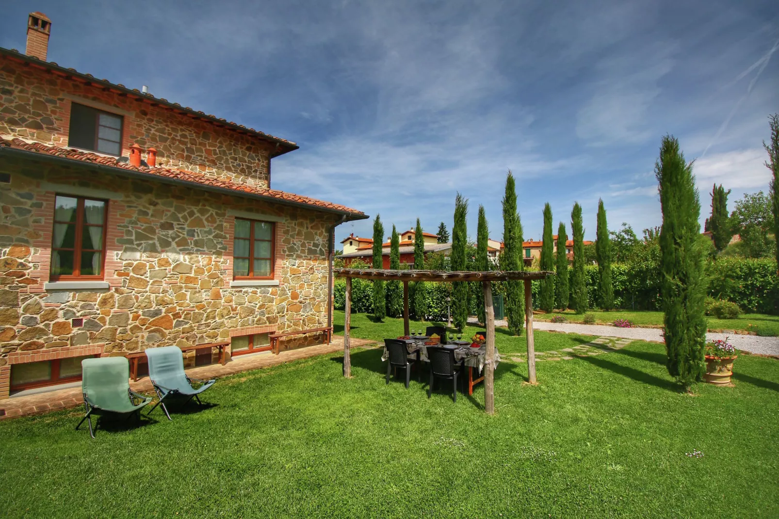 Casal Gheriglio Pergola-Gardens summer