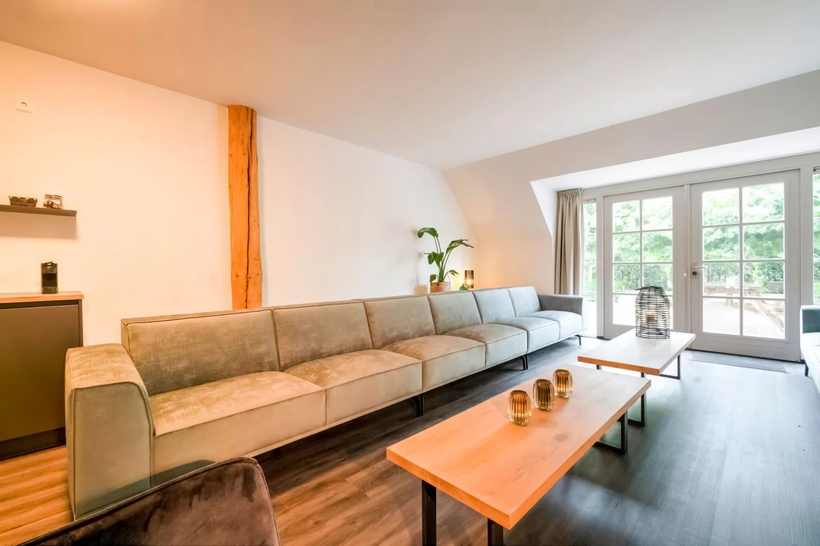 Heide State-Living room