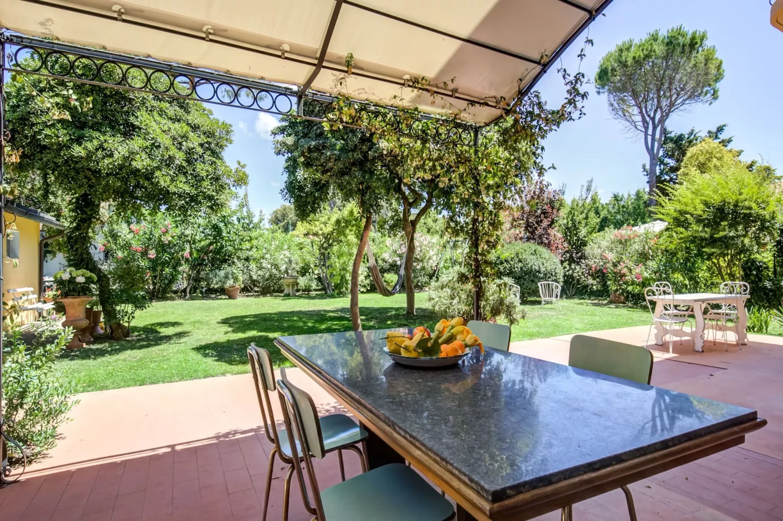 Villa Lazzarino-Gardens summer