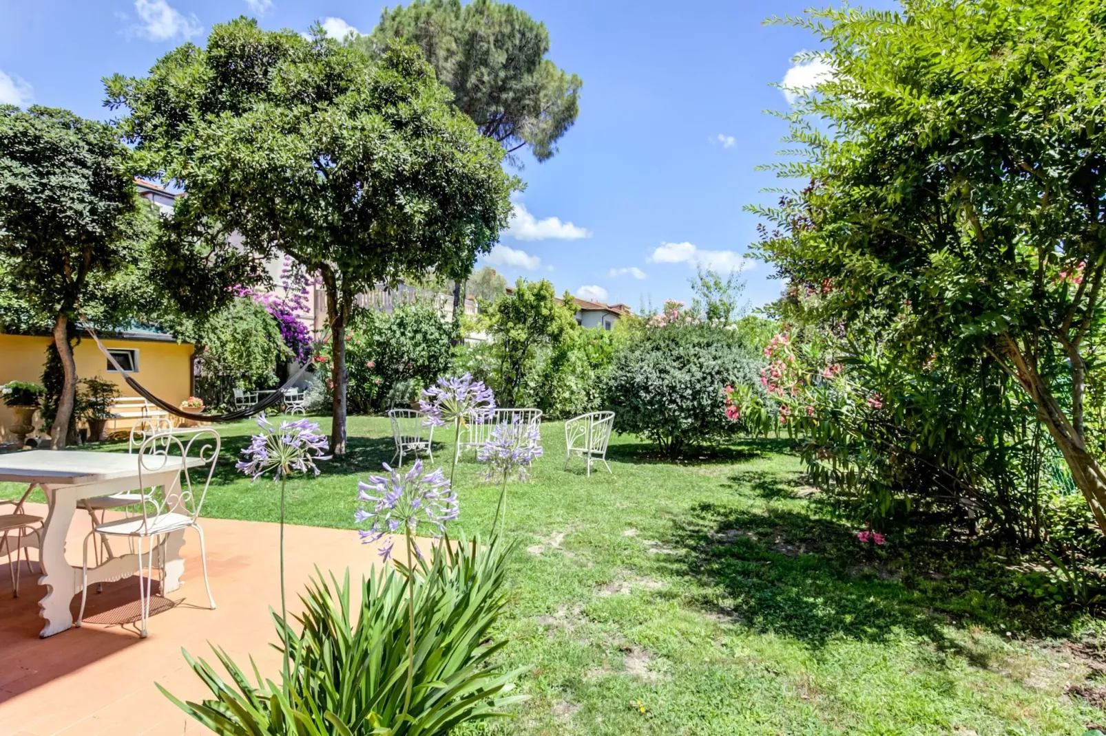 Villa Lazzarino-Gardens summer
