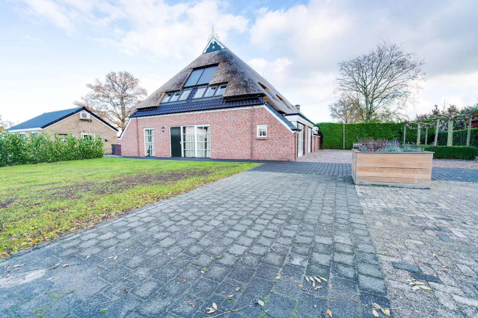 Heide State-Exterior summer