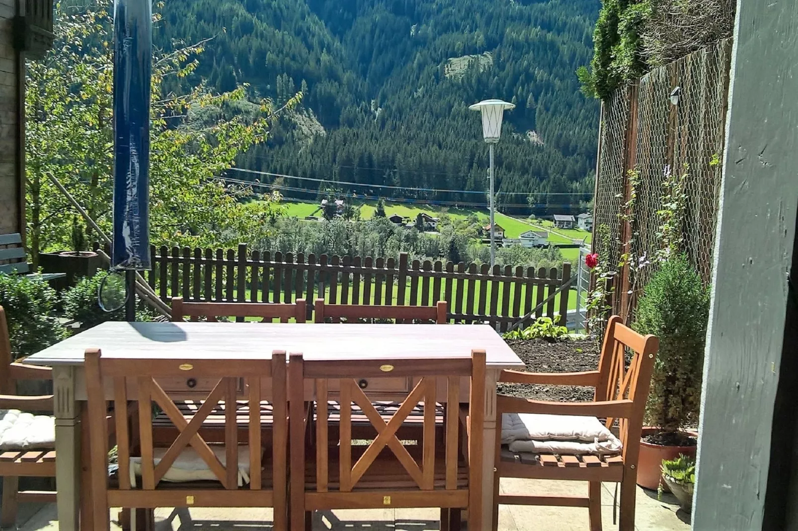 Chalet Jari-Terrace balcony