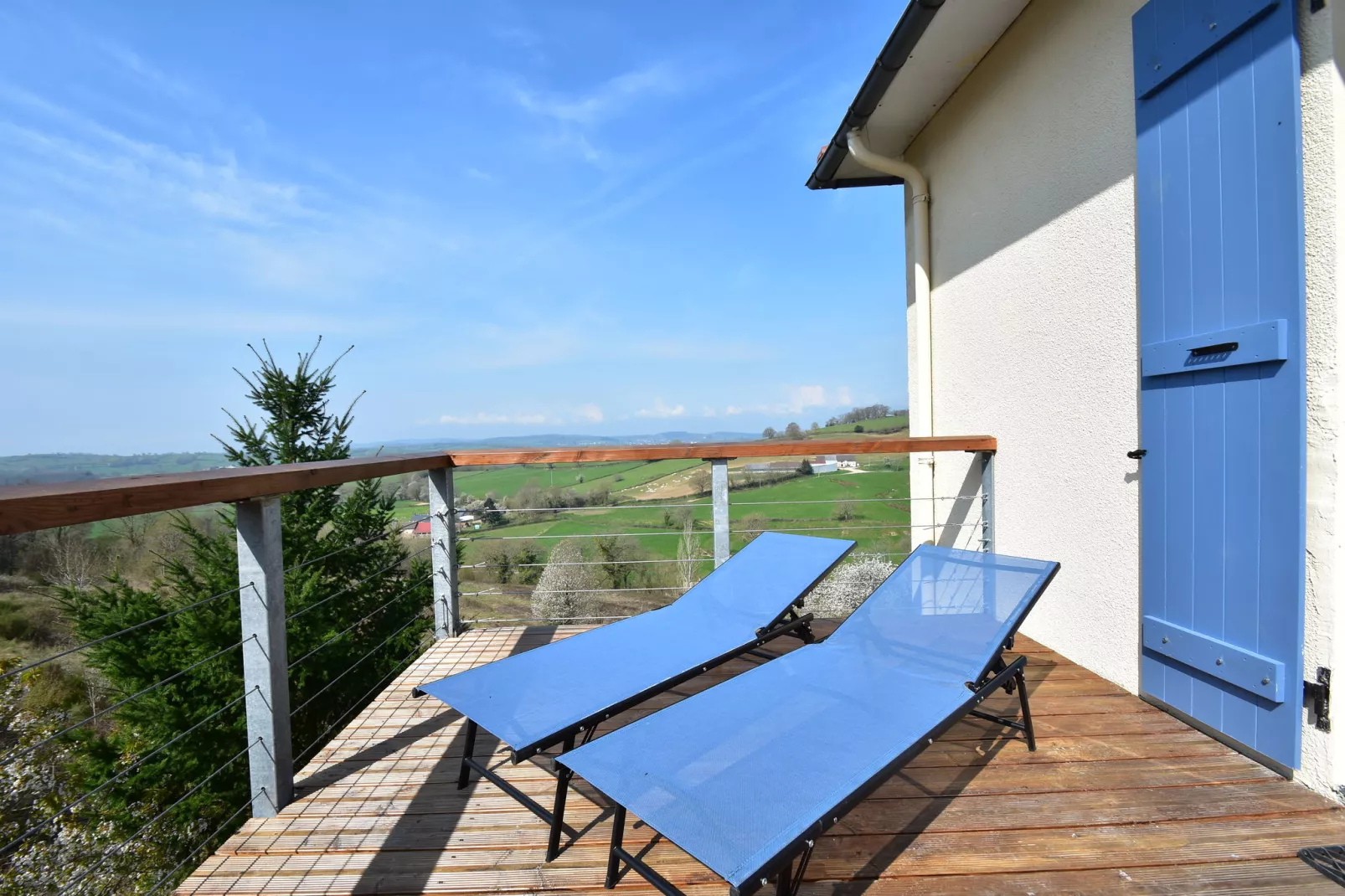 Apt  Piscine 4 pers - Levien-Terrace balcony