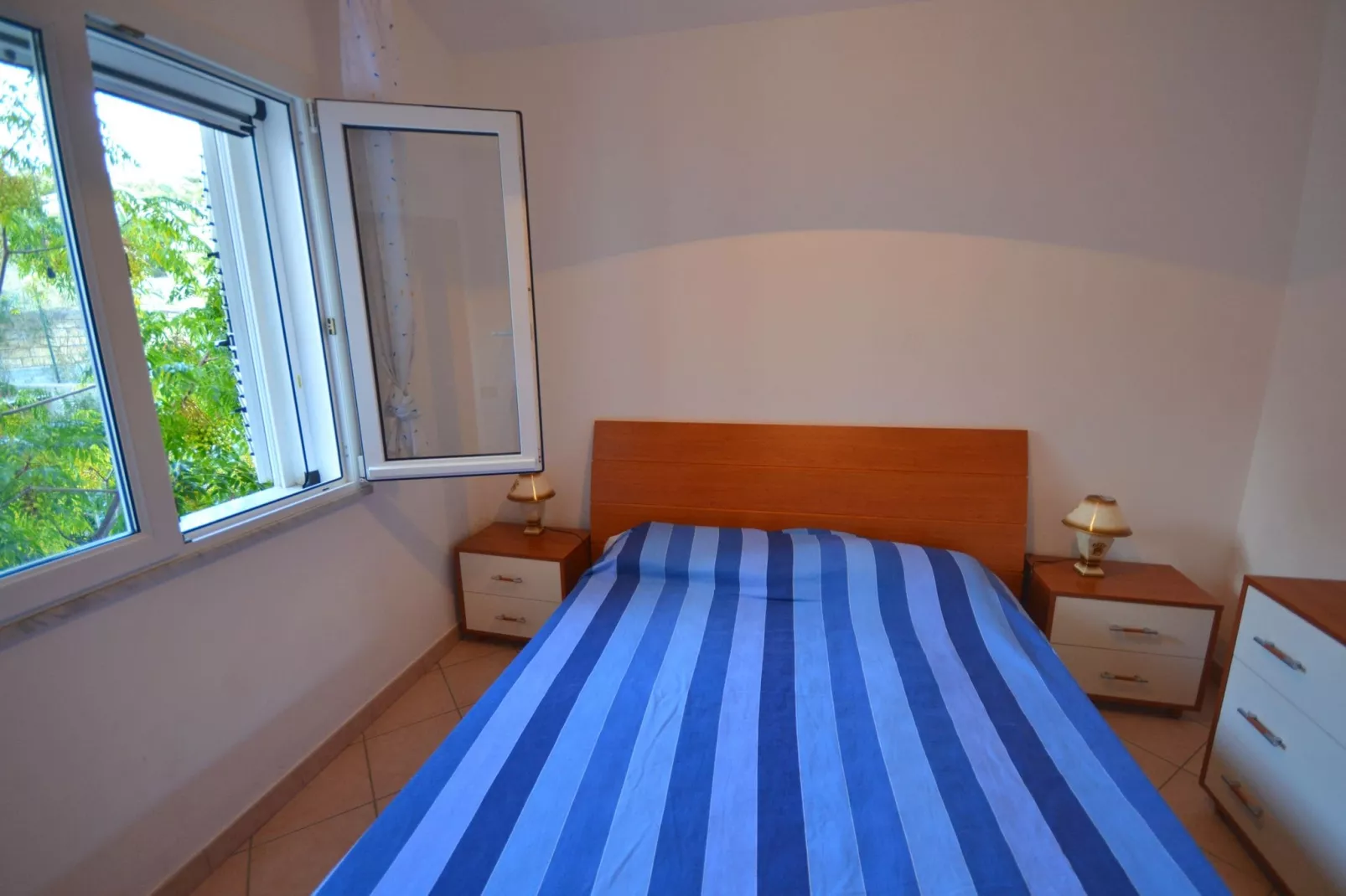 Timpi Russi Trilo Piano Terra-Schlafzimmer