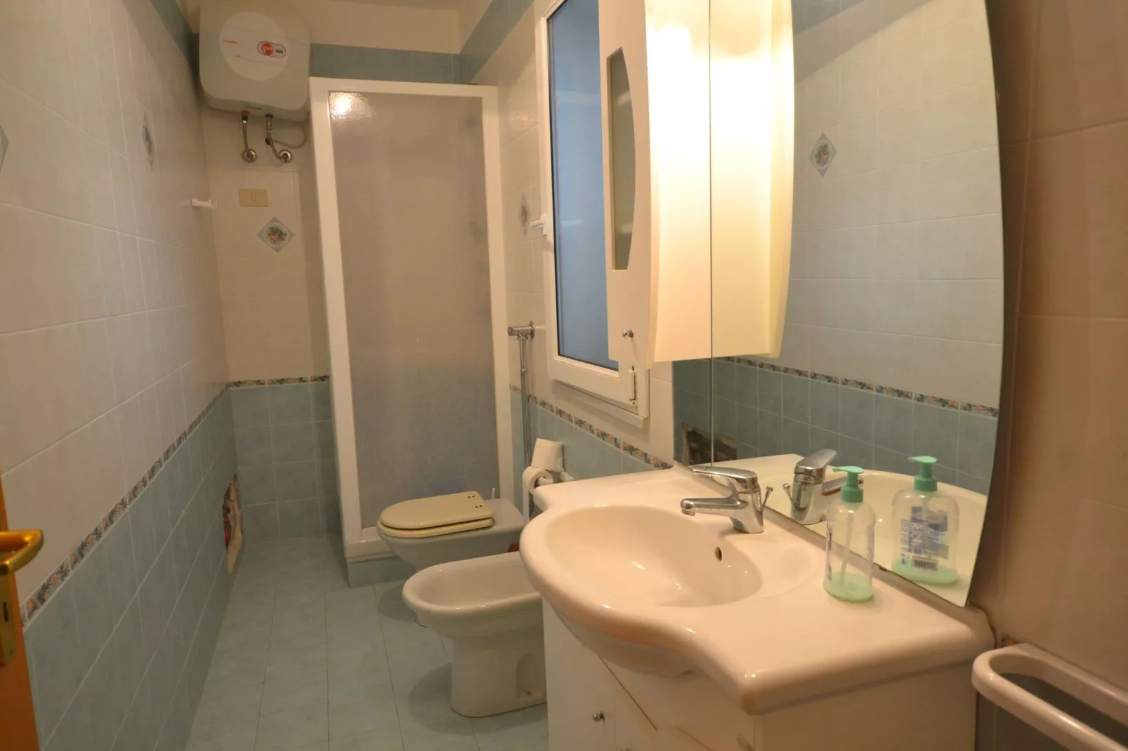 Timpi Russi Trilo Piano Terra-Badezimmer