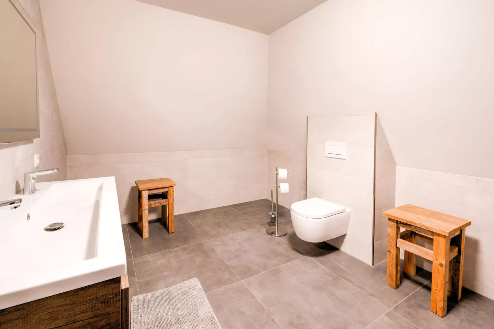 Heide State-Bathroom