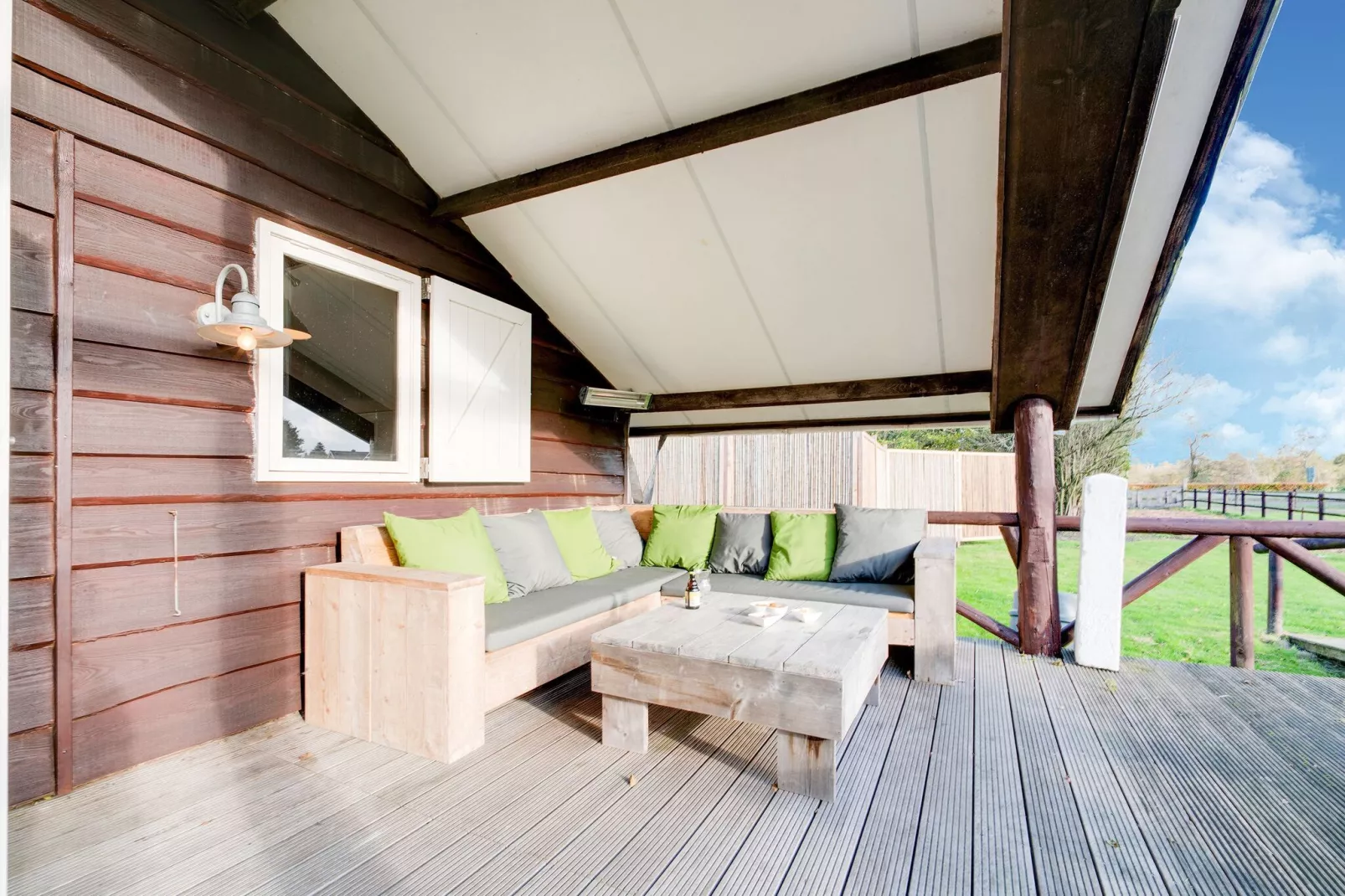 Heide State-Terrace balcony