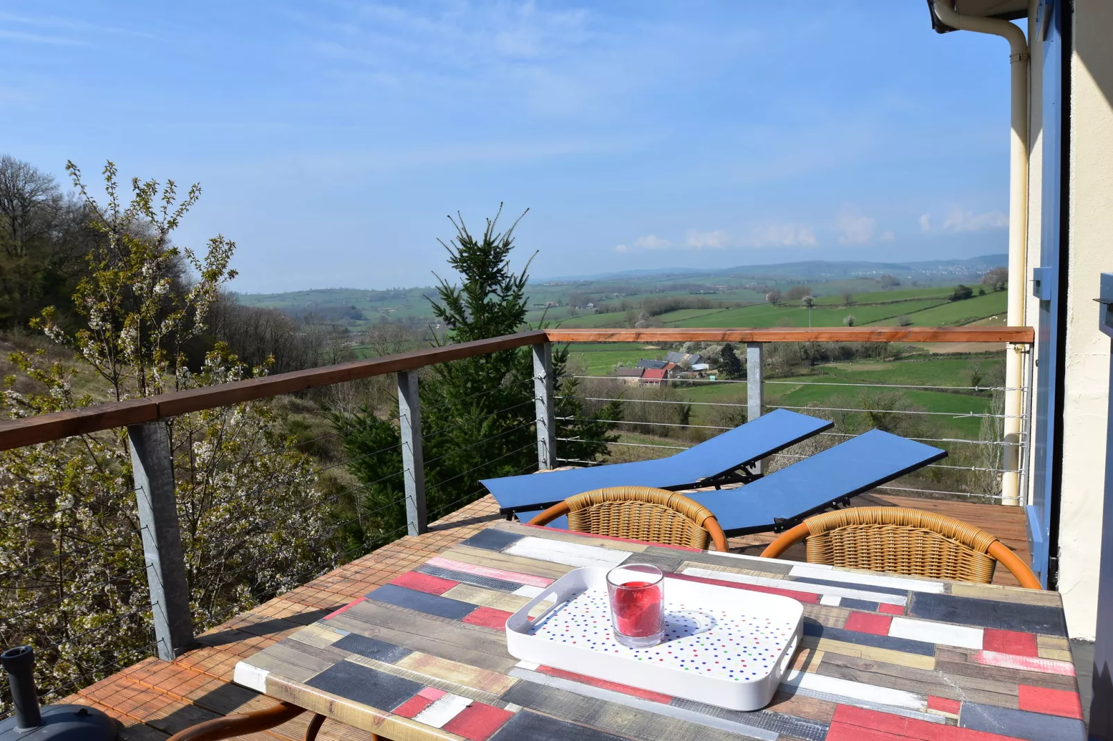 Apt  Piscine 4 pers - Levien-Terrace balcony