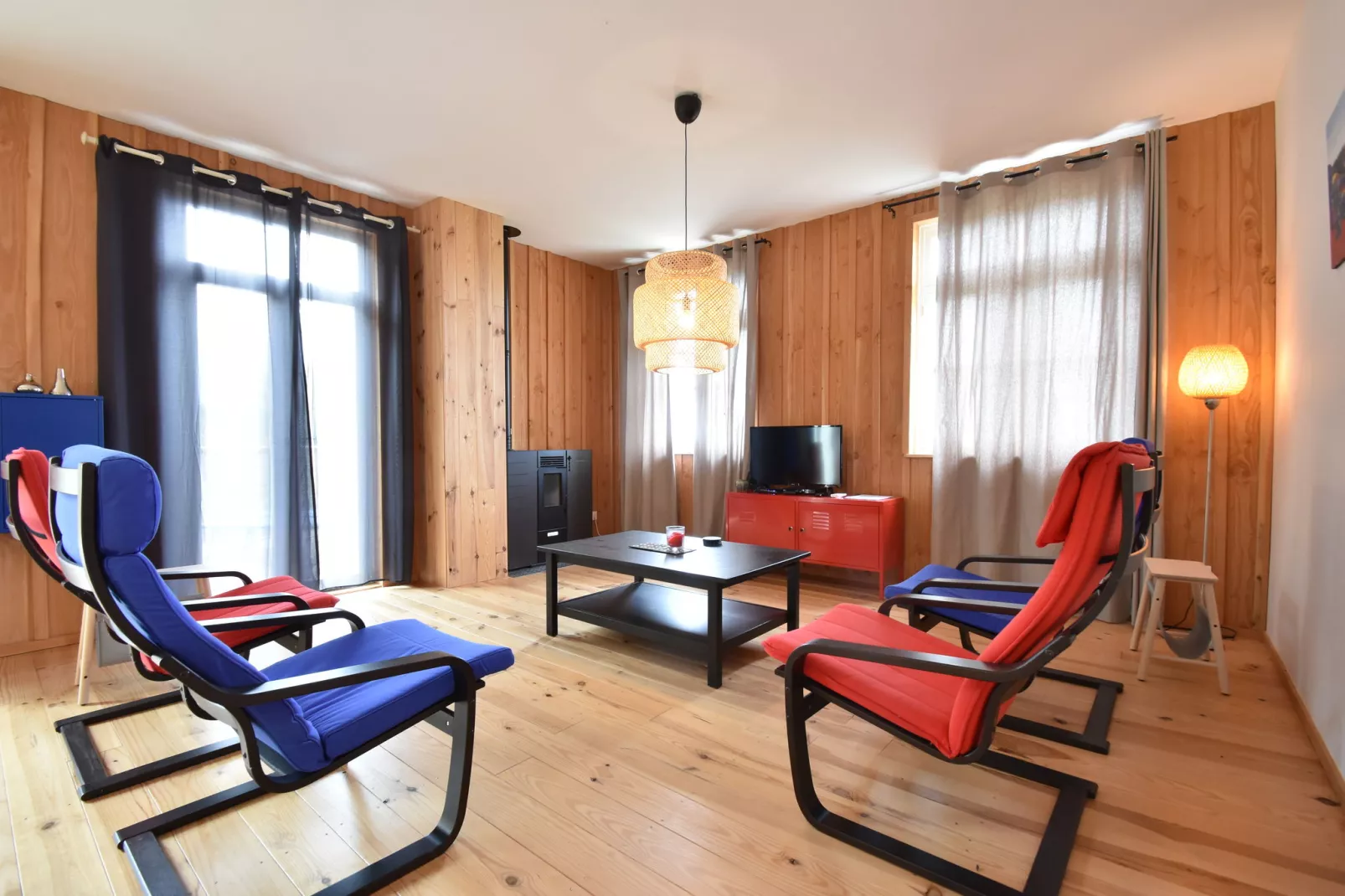 Apt  Piscine 4 pers - Levien-Living room