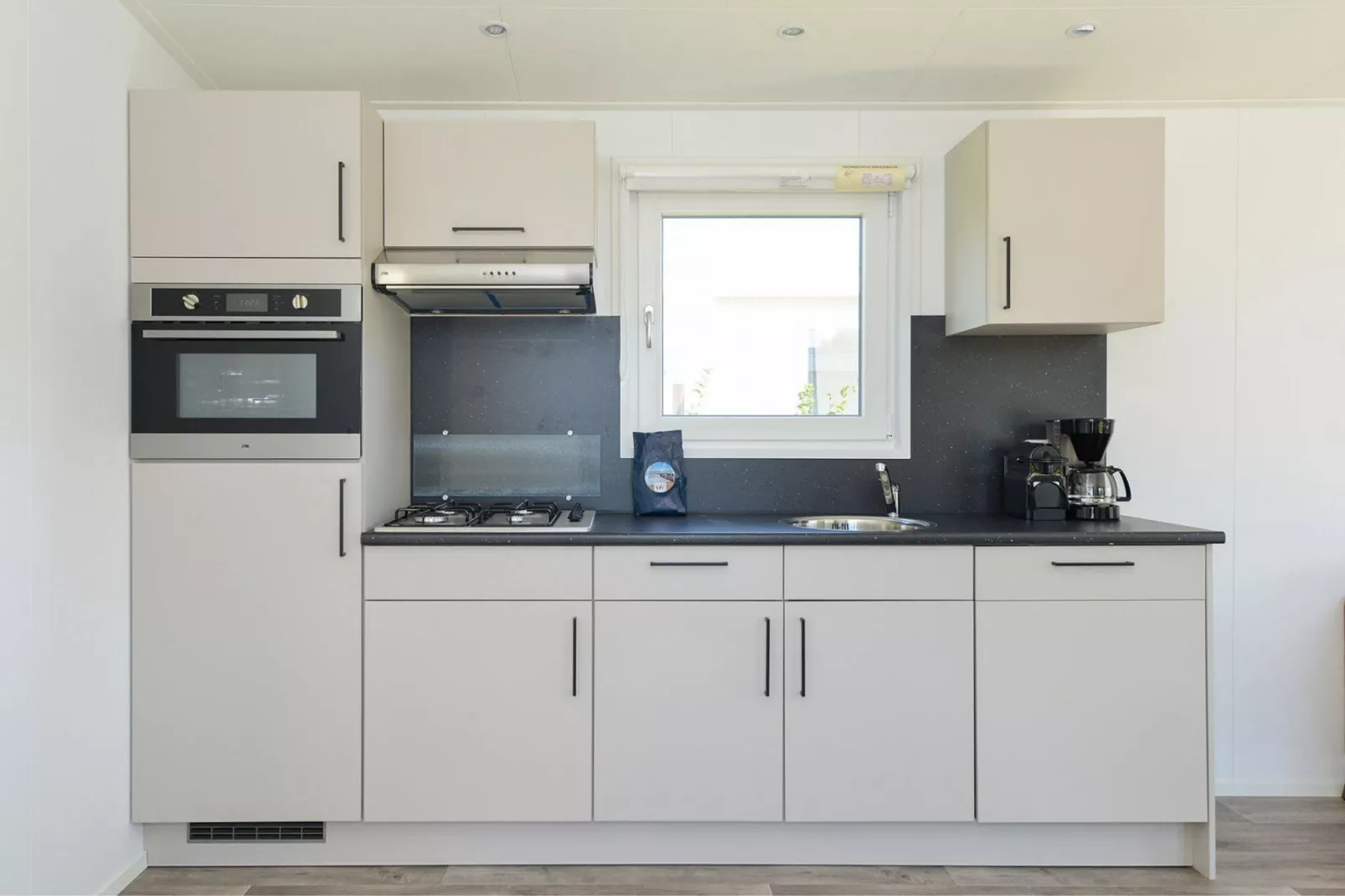 Hart van Zeeland - Chalet 1 t/m 8-Kitchen