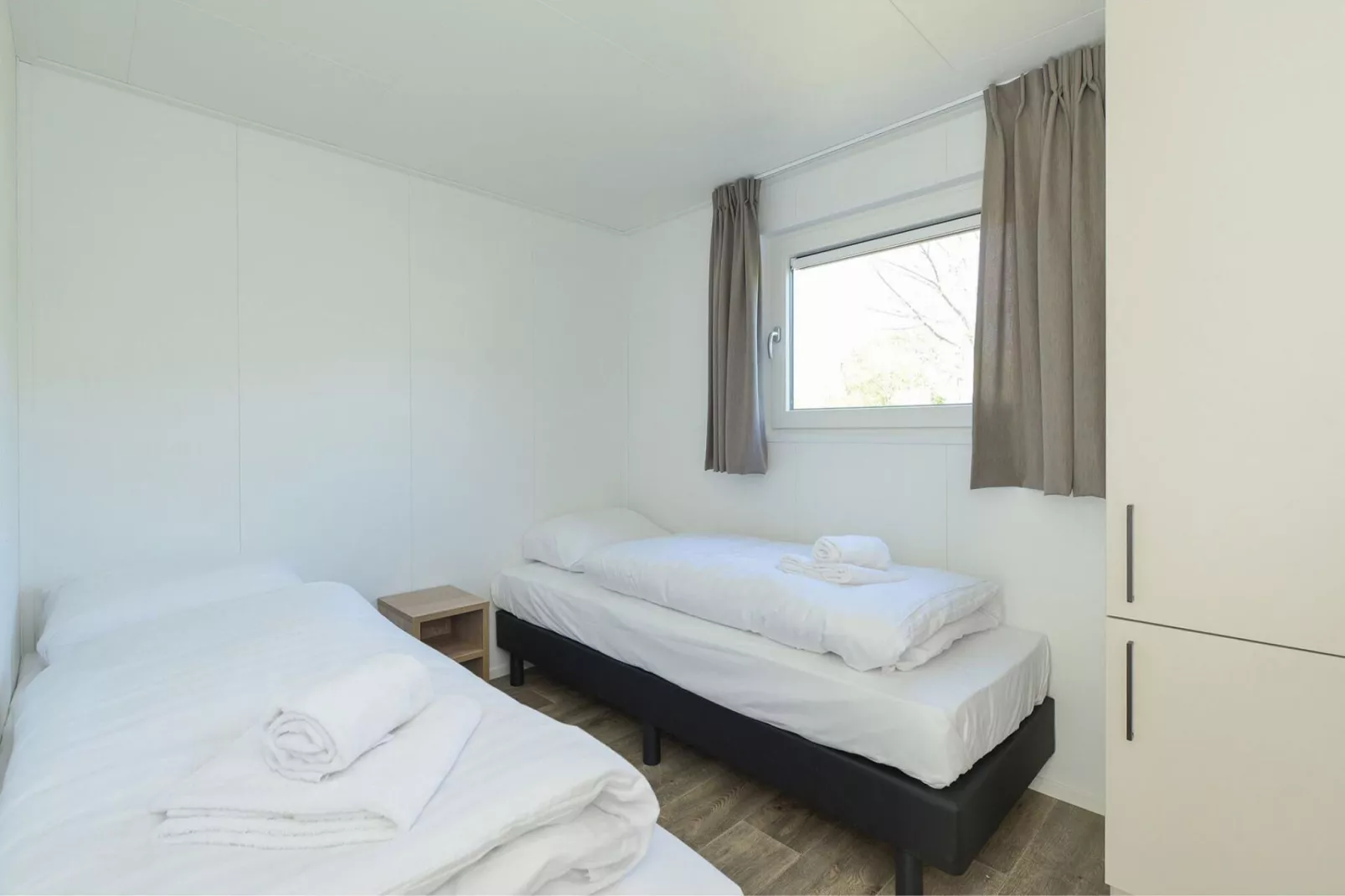 Hart van Zeeland - Chalet 1 t/m 8-Bedroom