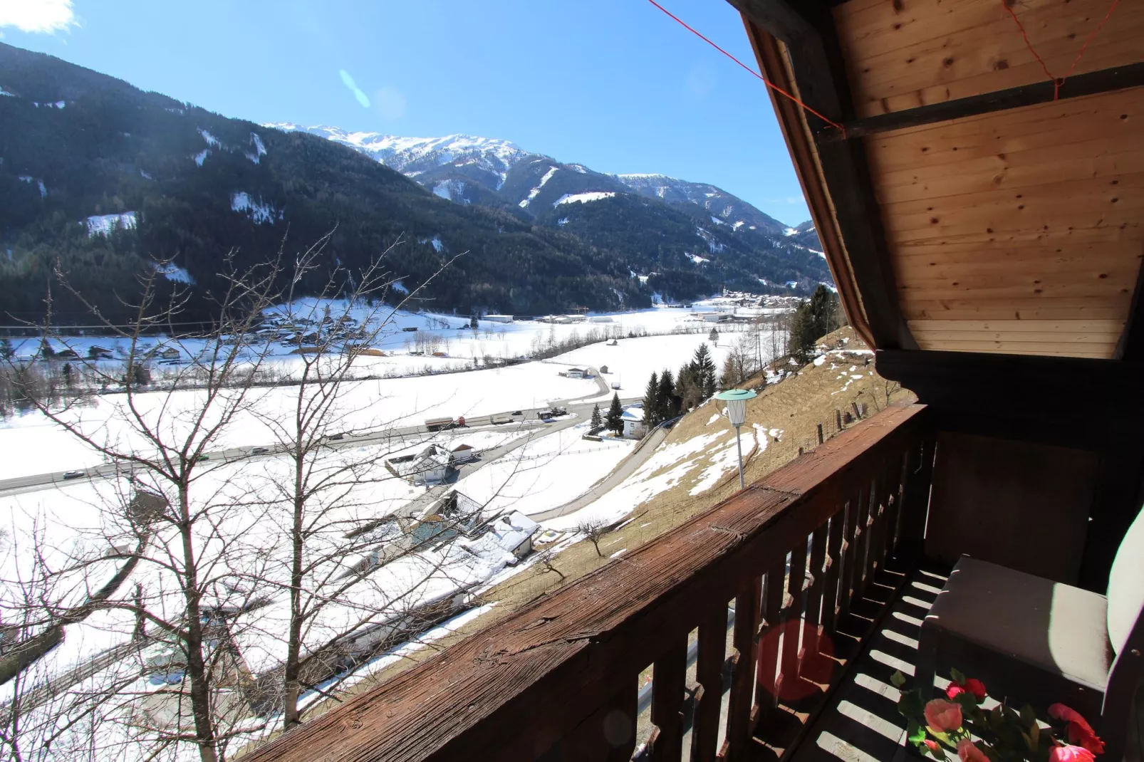 Chalet Jari-Terrace balcony