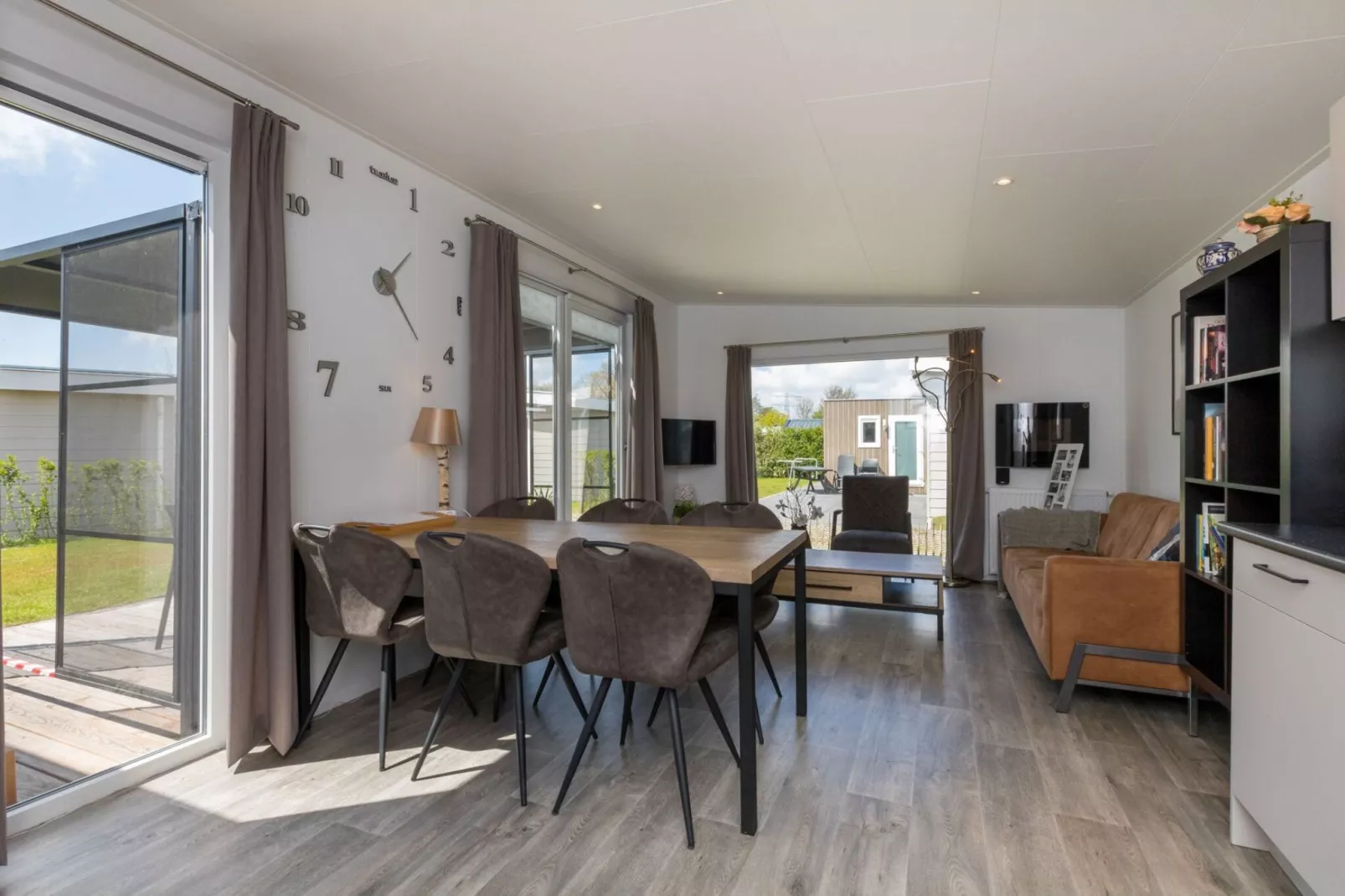 Chalet 4- Vakantiepark Hart van Zeeland-Living room