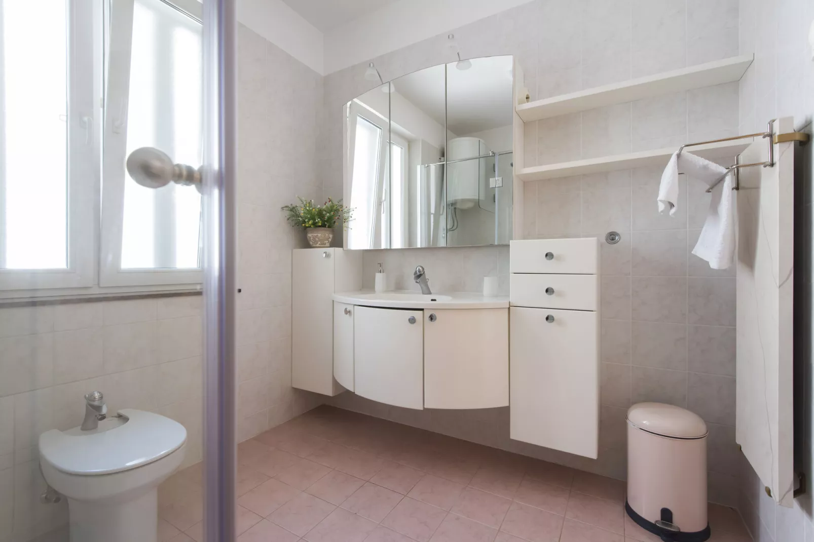 Sabai-Bathroom