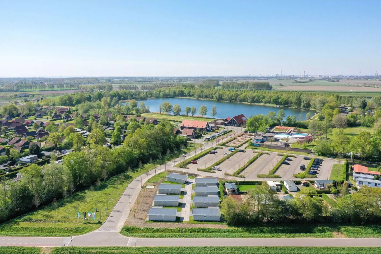 Chalet 4- Vakantiepark Hart van Zeeland-Areas summer 5km