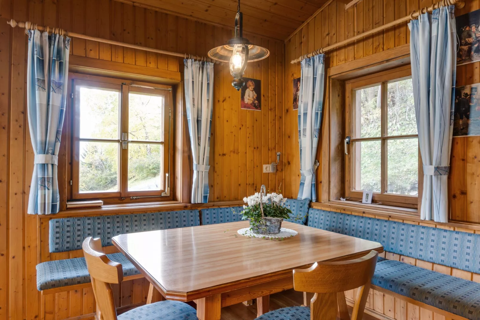 Chalet Pirkach-Dining room