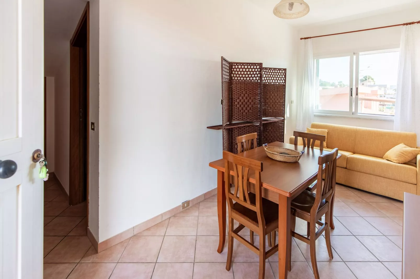 Timpi Russi Bilo Mansarda-Dining room