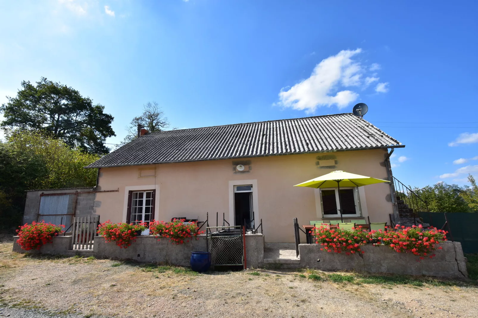 Gite Bourgogne rust & natuur-Exterior summer