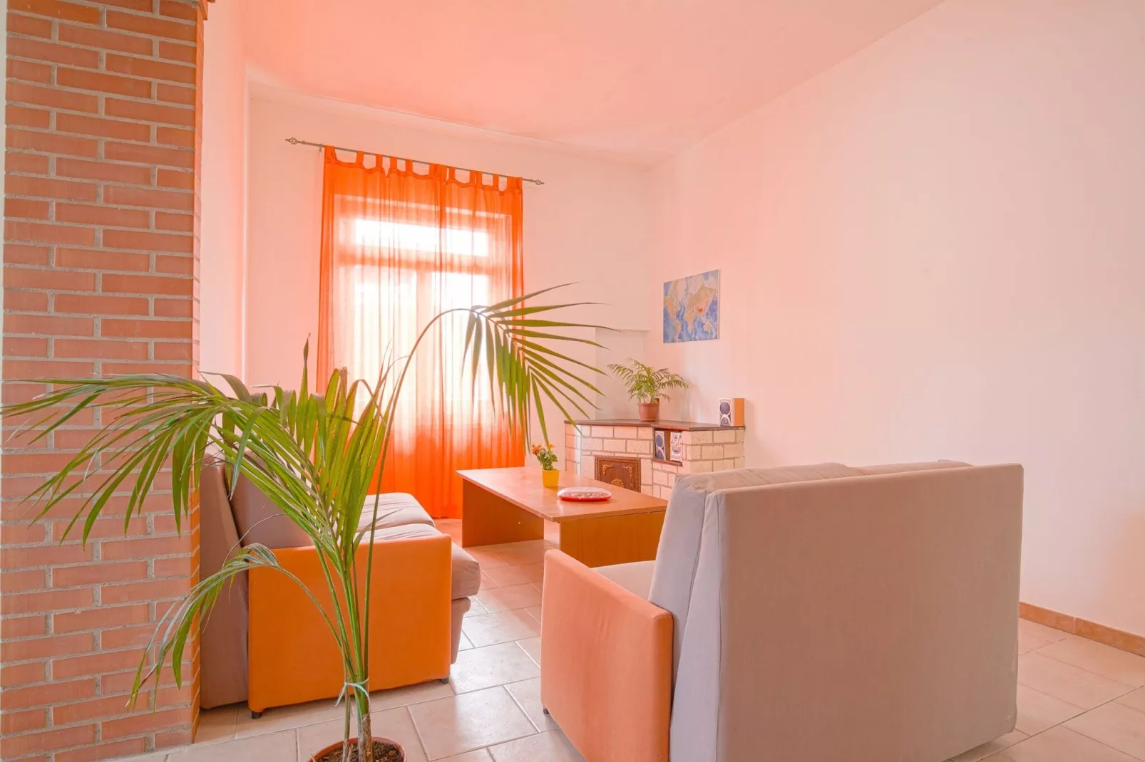 Green Eden-Living room