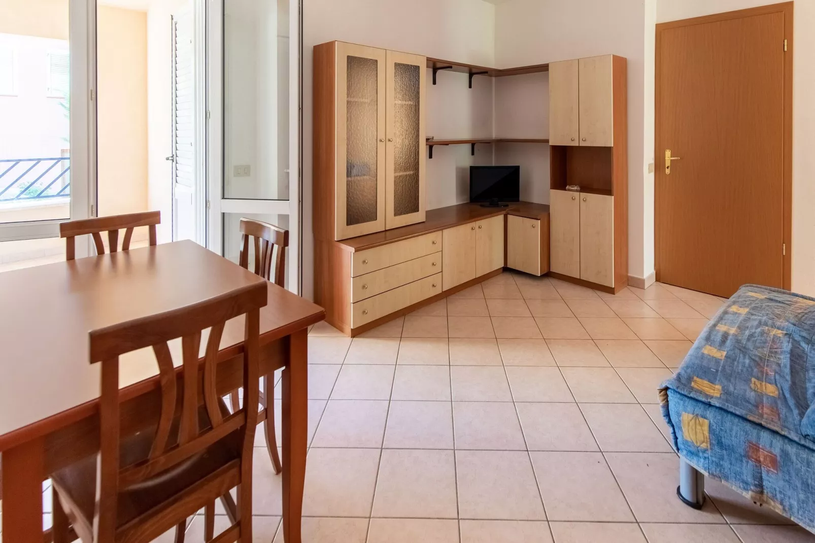 Timpi Russi Bilo Mansarda-Dining room