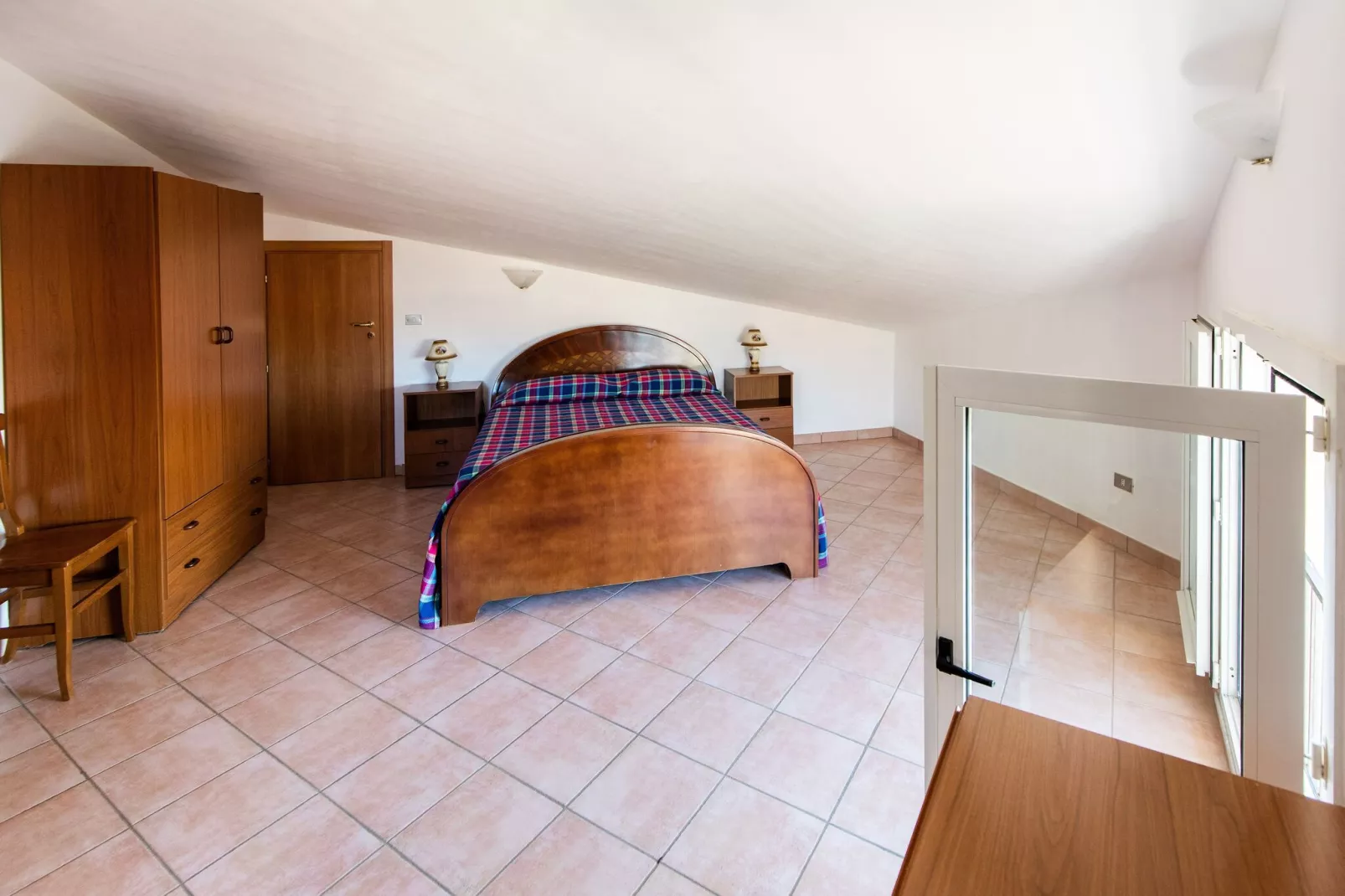 Timpi Russi Bilo Mansarda-Bedroom