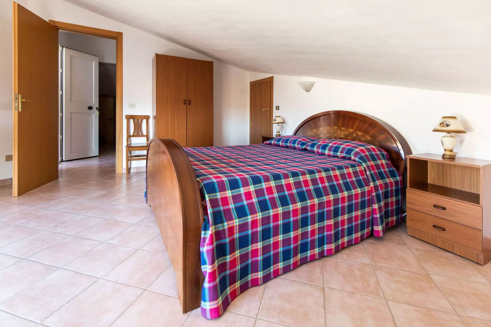 Timpi Russi Bilo Mansarda-Bedroom