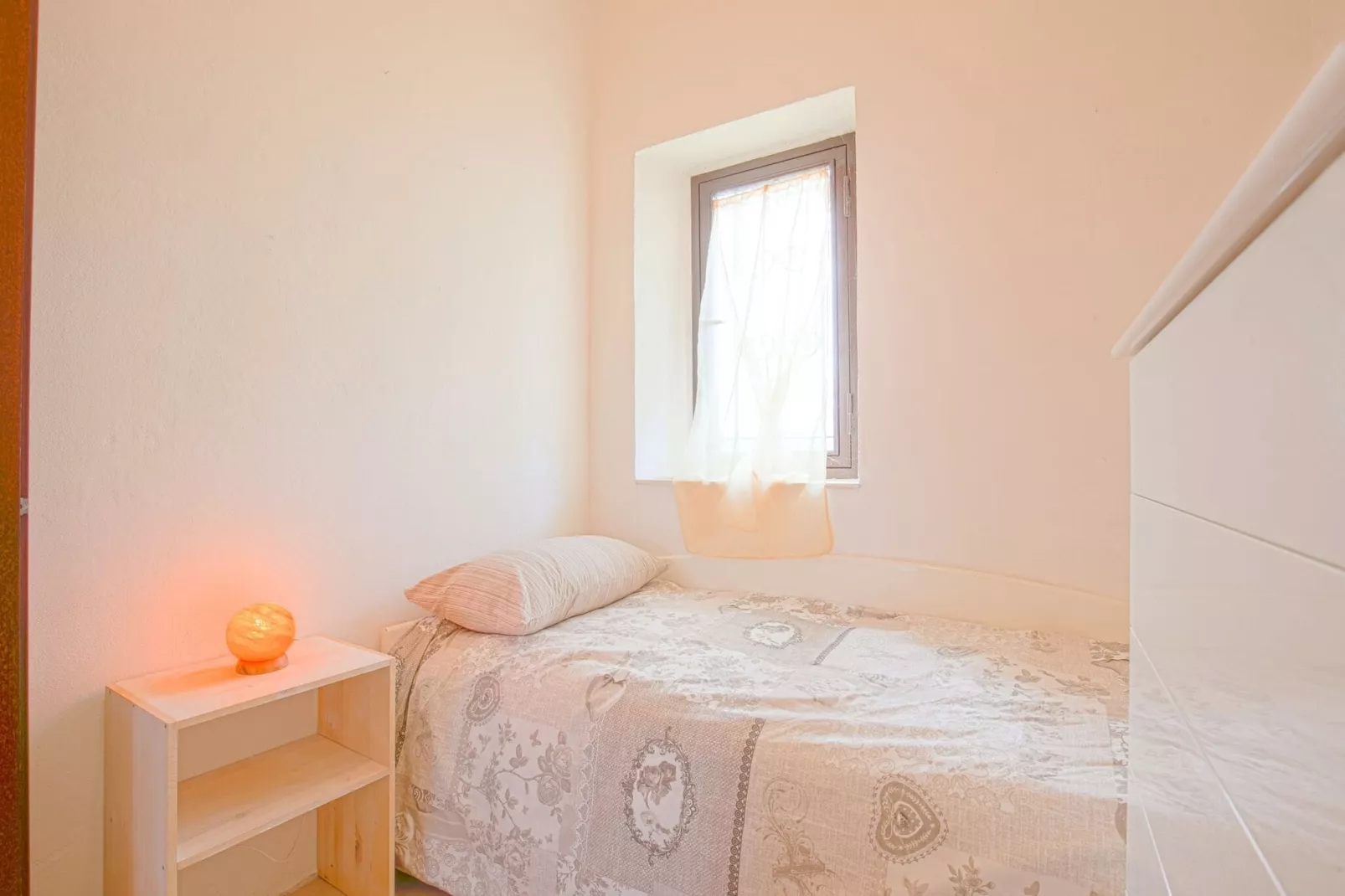 Green Eden-Bedroom
