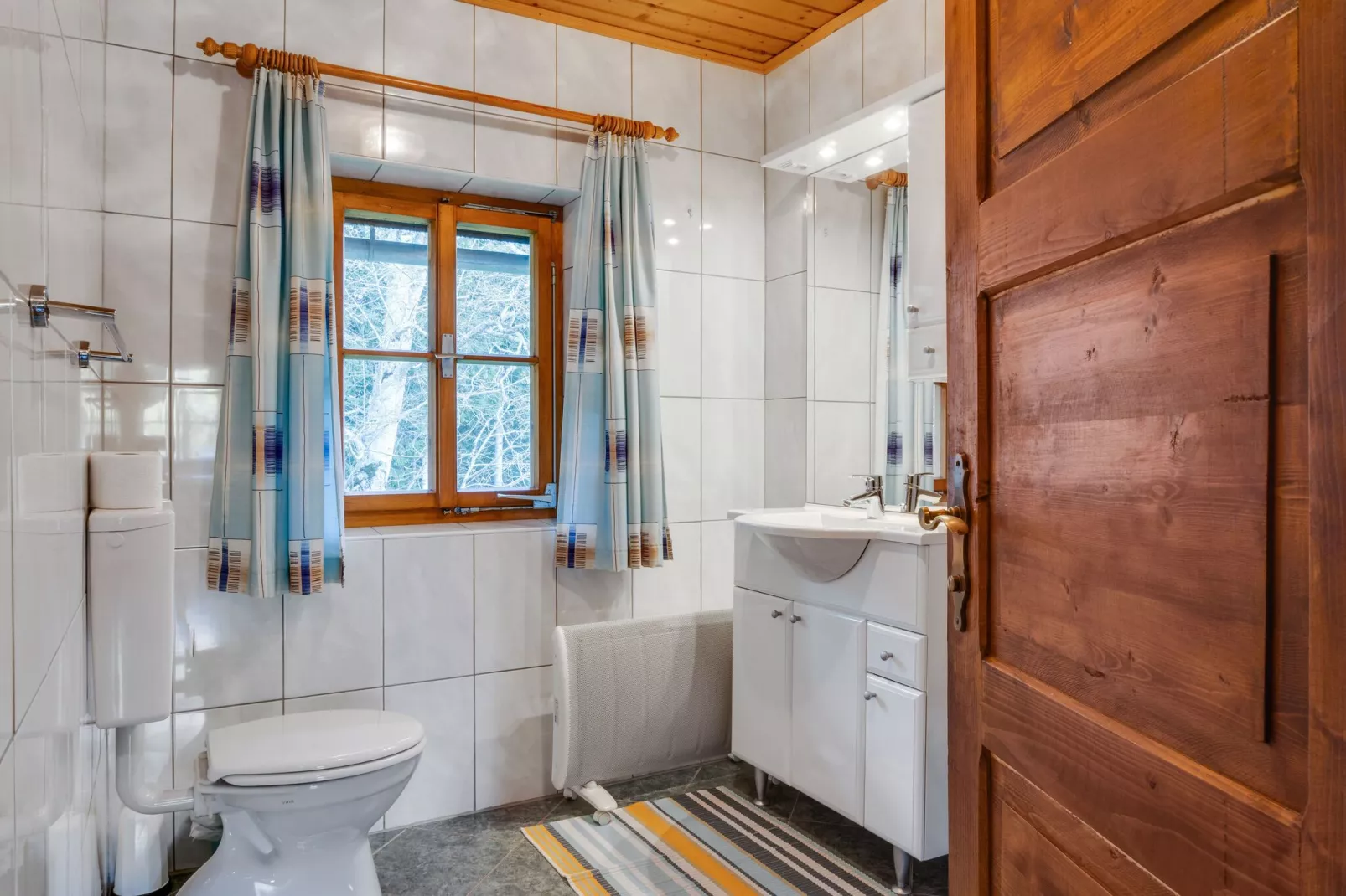 Chalet Pirkach-Bathroom