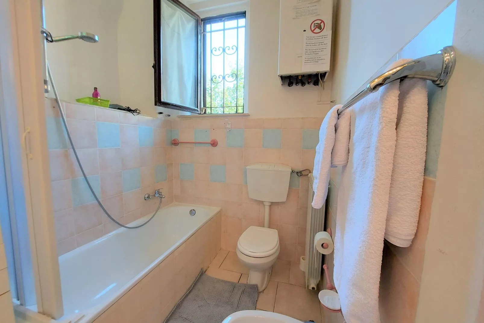 Green Eden-Bathroom