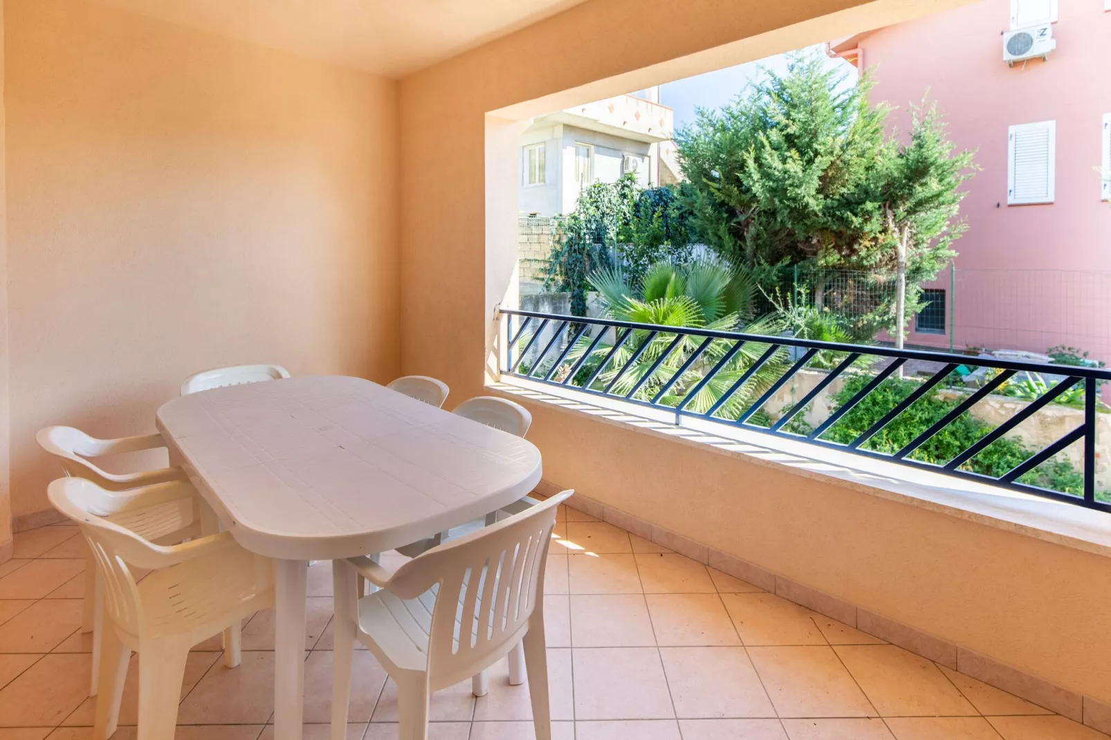 Timpi Russi Bilo Mansarda-Terrace balcony
