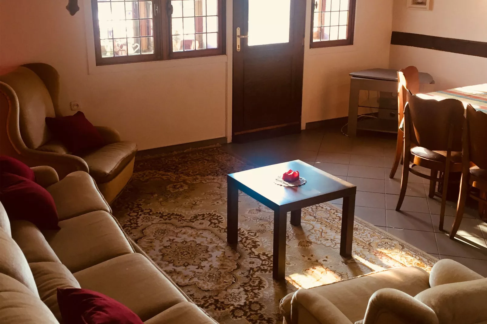 A comfortable west apartment-Living room