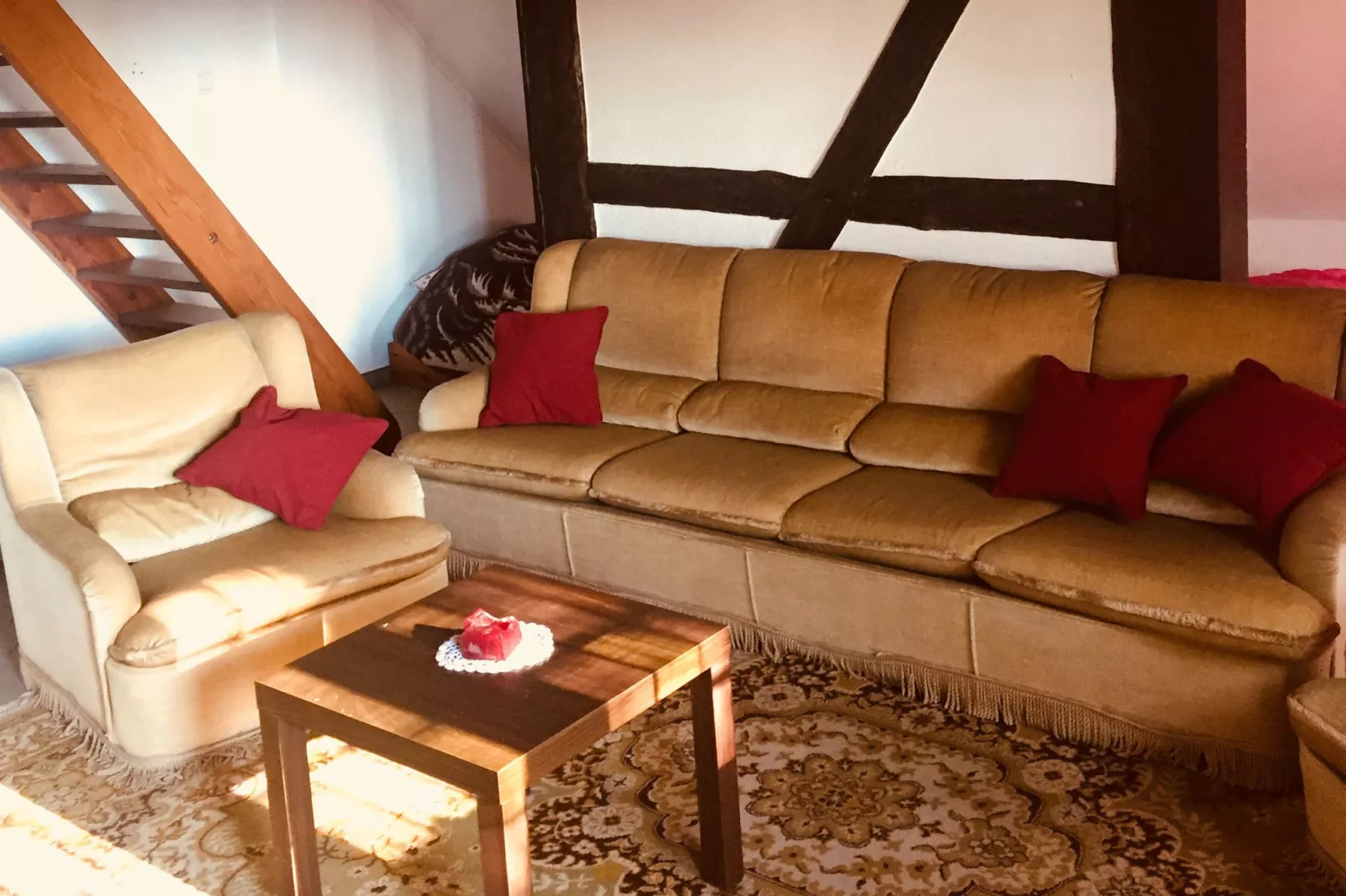 A comfortable west apartment-Living room