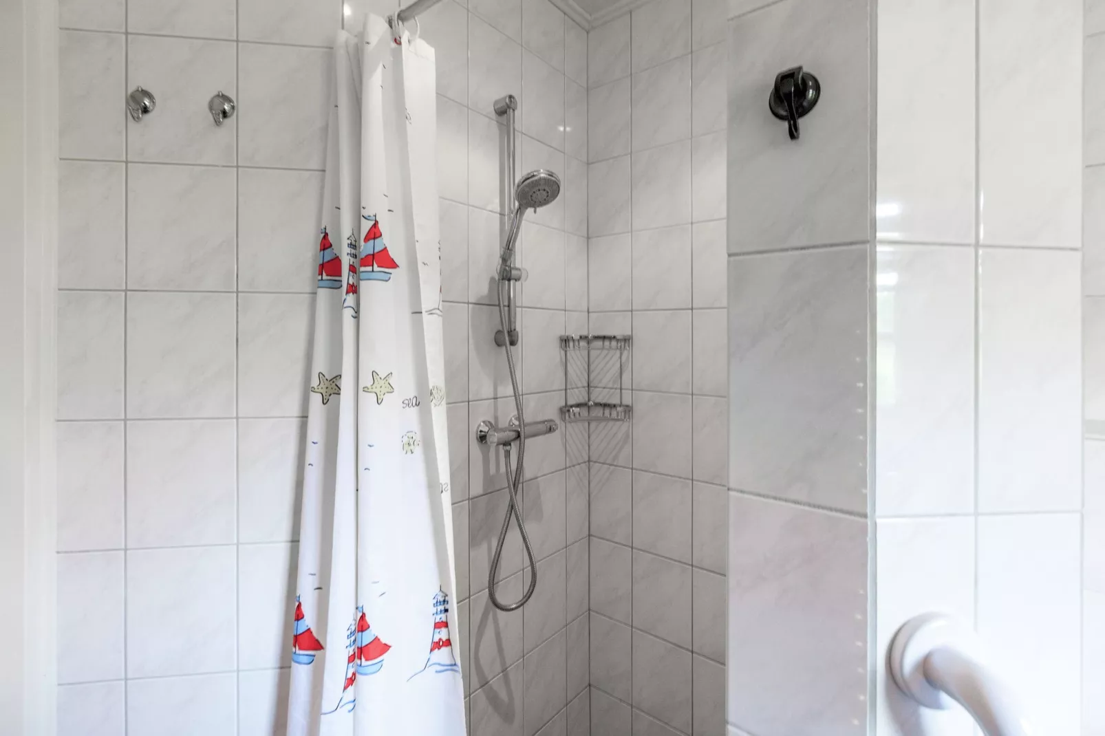 Langgoor-Bathroom
